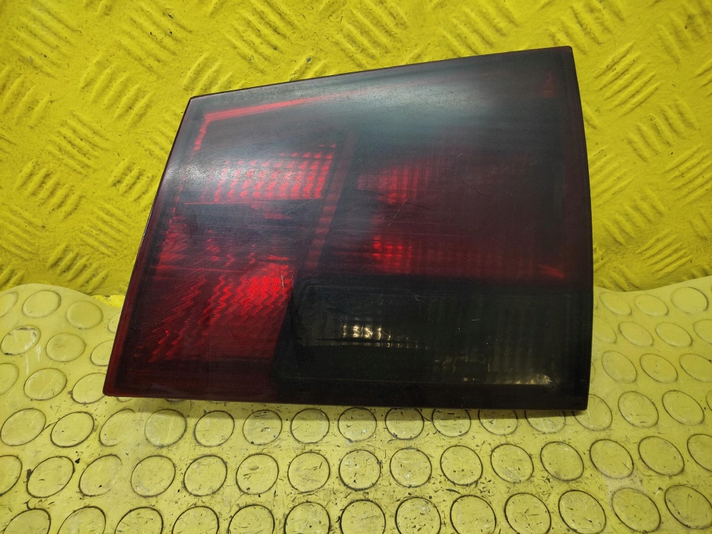 OPEL VECTRA C KOMBI light right rear part 13184025