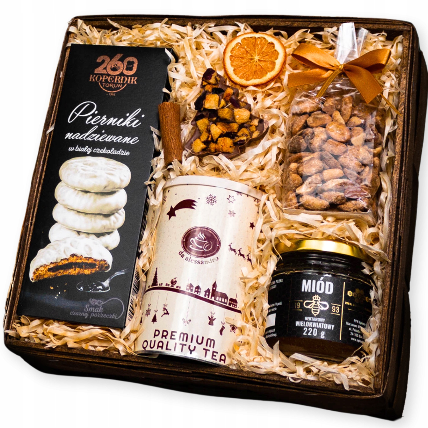 Levně Velký dárkový koš na Vánoce – perníky, čaj v tubě, med, čokoláda