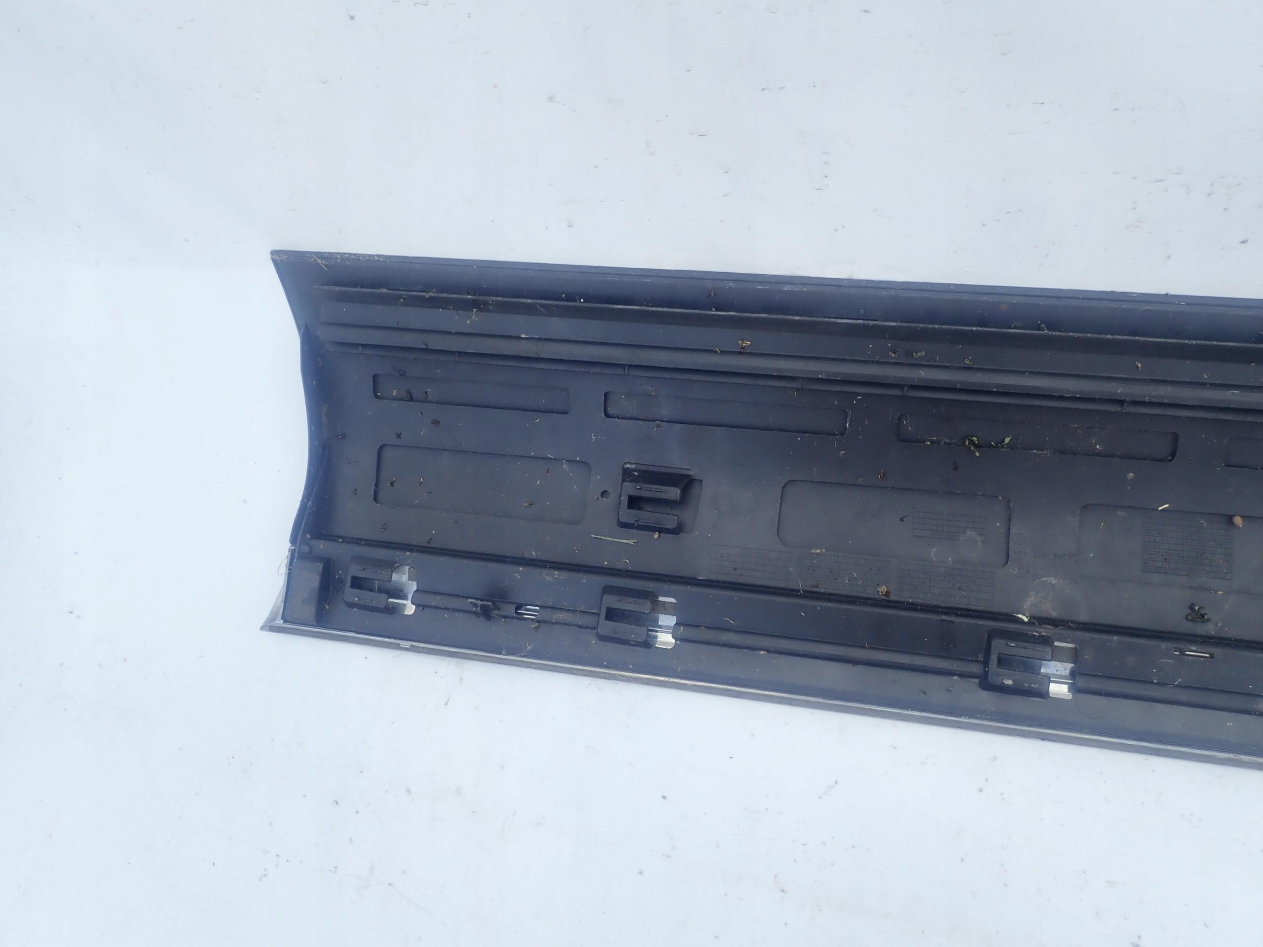VW TOUAREG II 2 10-17 moulding door right front