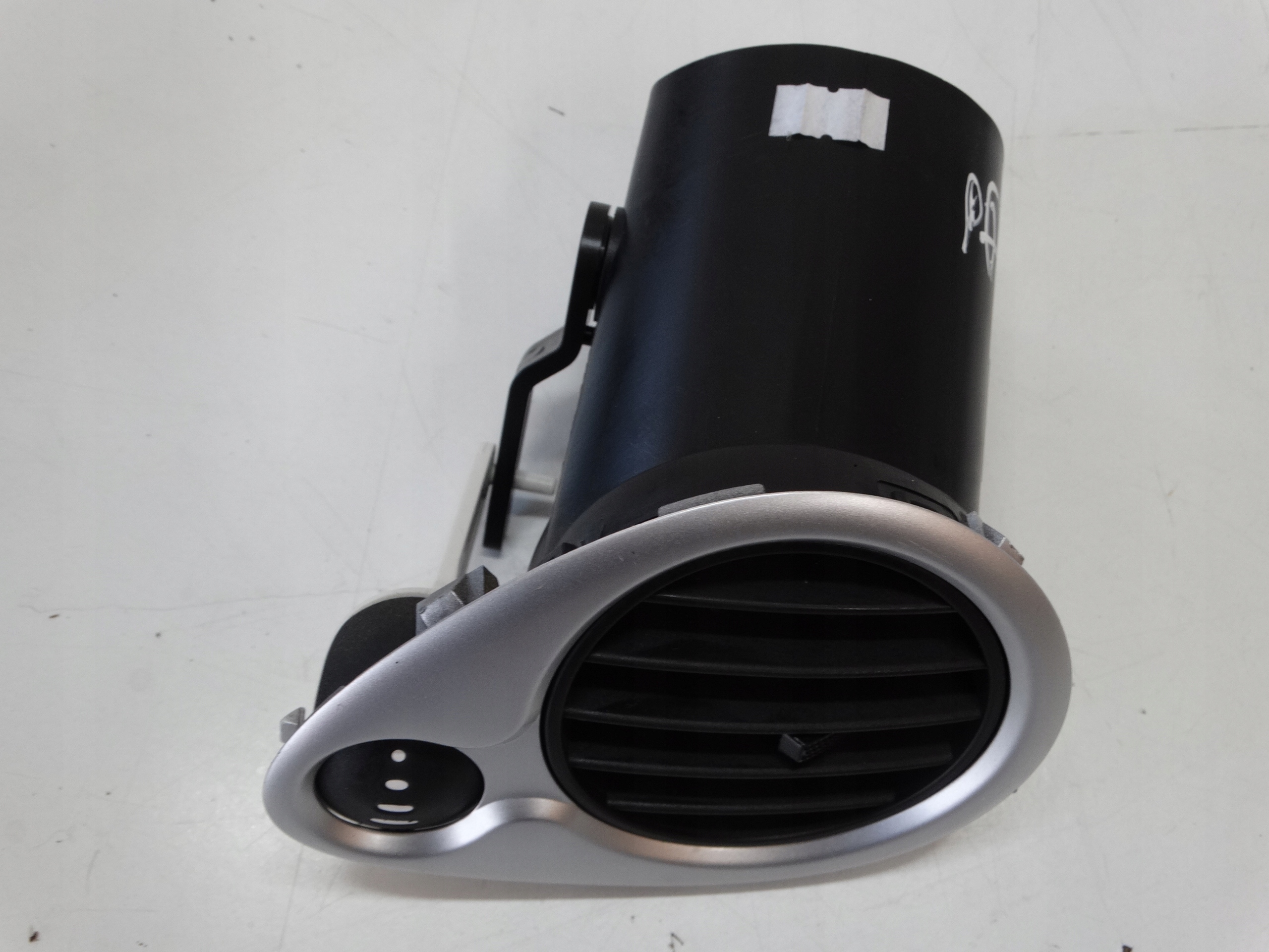 grid air conditioning devices right RENAULT CLIO III 220410