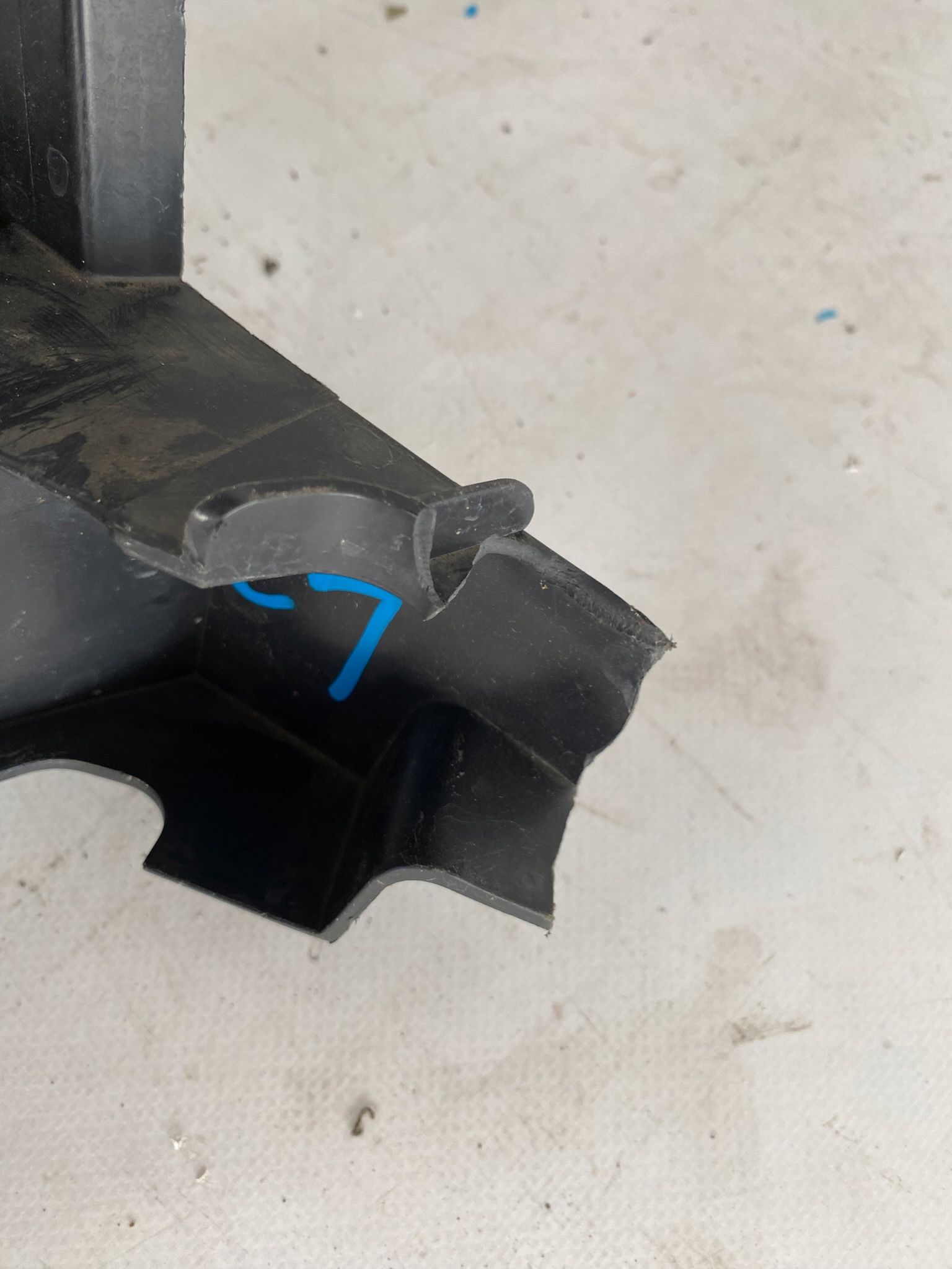 RENAULT TRAFIC III IV 21- ABSORBER nárazníku předek 620905744R