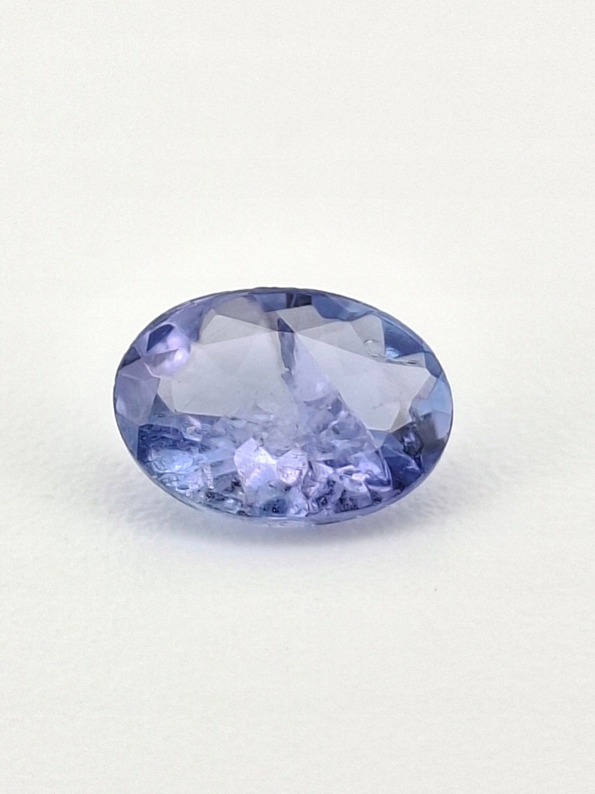Přírodní Tanzanit Ovál 4 x 6 mm.