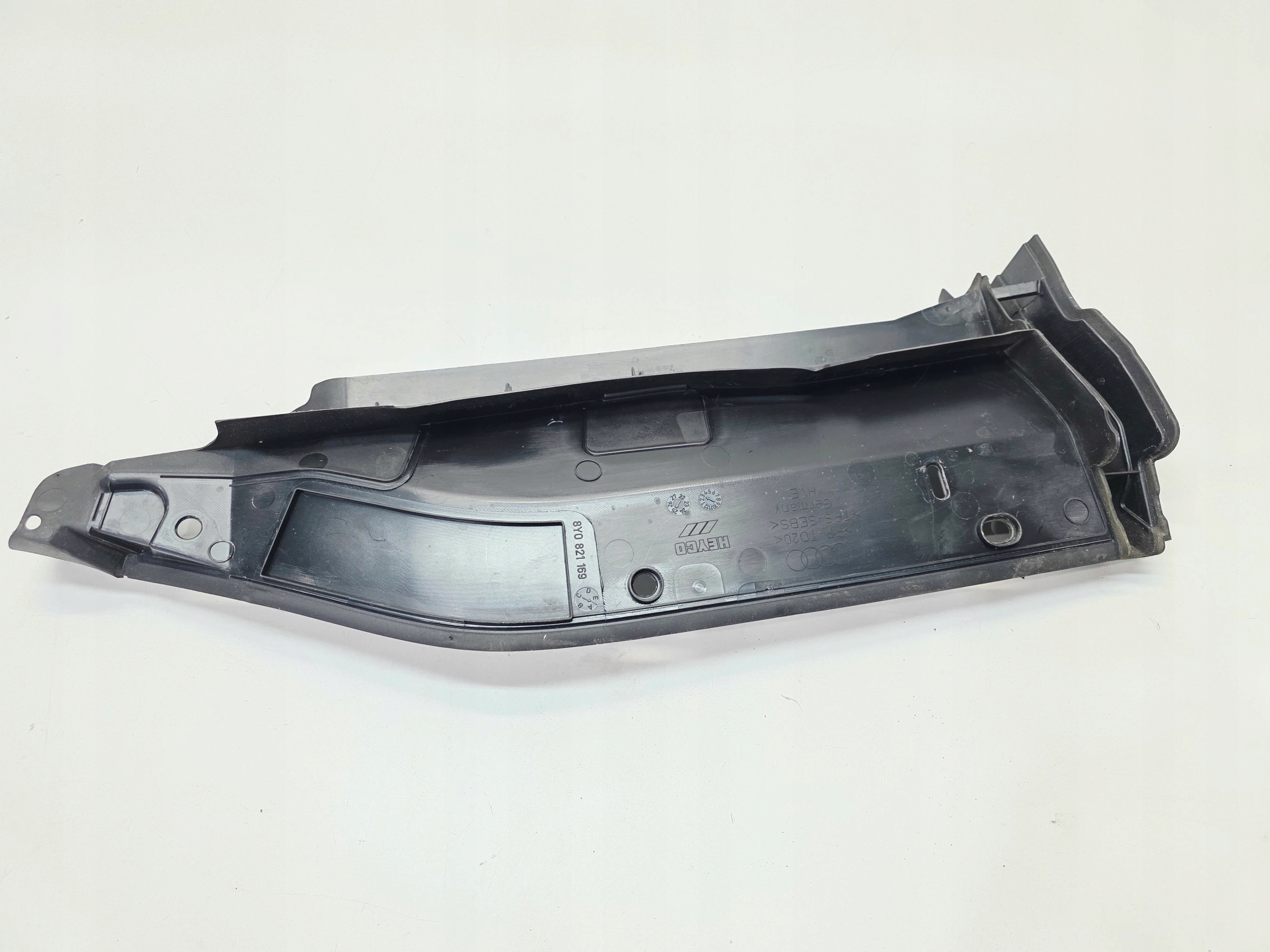 hangszigetelő sárvédöt bal AUDI A3 8Y 8Y0821169