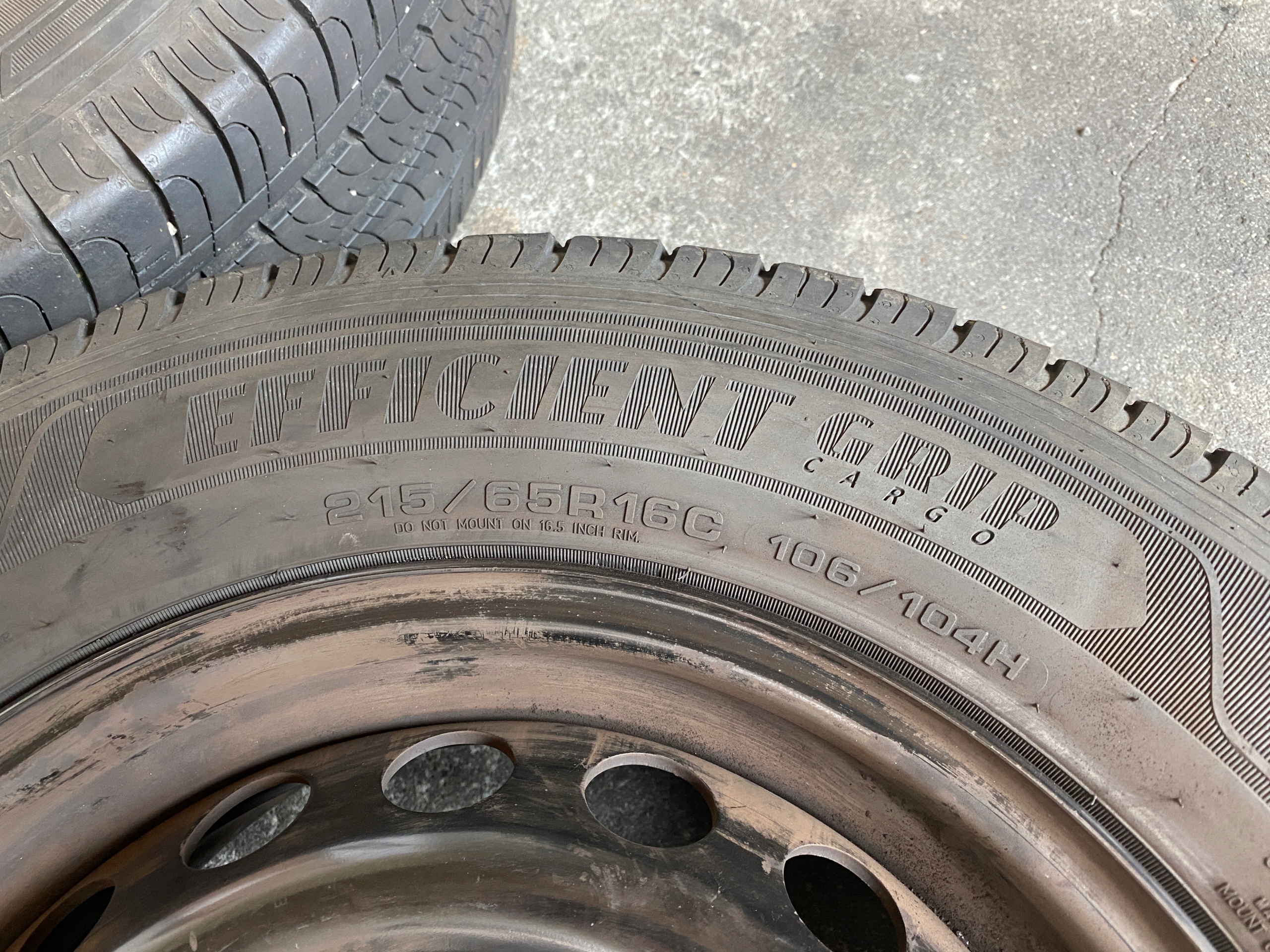 tyres summer 215/65R16C Goodyear Efficient Grip Cargo 6,5mm 2023r