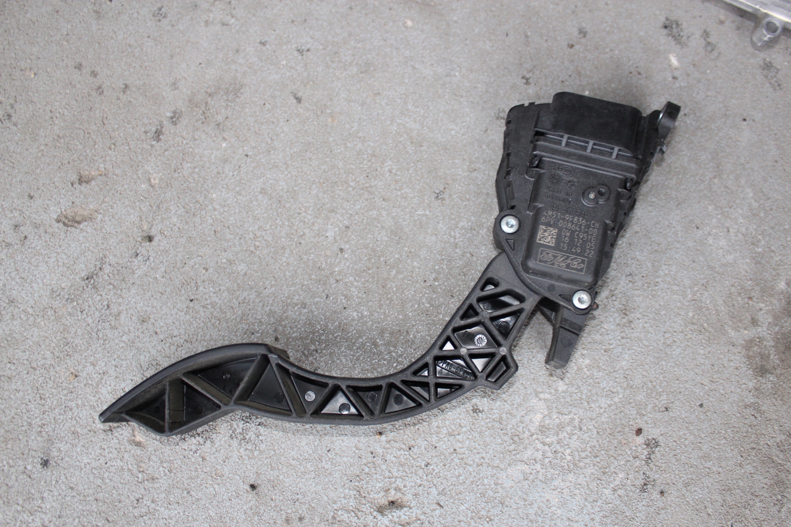 4M51-9F836-AG - VOLVO V50 S40 04-.. 2.4 B ПЕДАЛЬ ГАЗА ПОТЕНЦИОМЕТРА