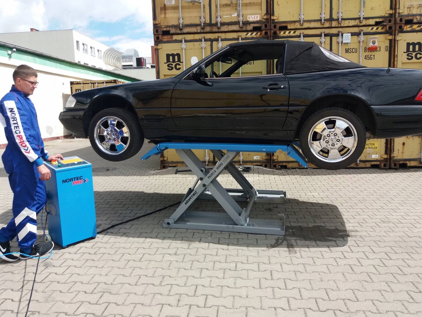 PODNOŚNIK NOŻYCOWY MOBILNY NORTEC PRO PN3001D Marka Nortec