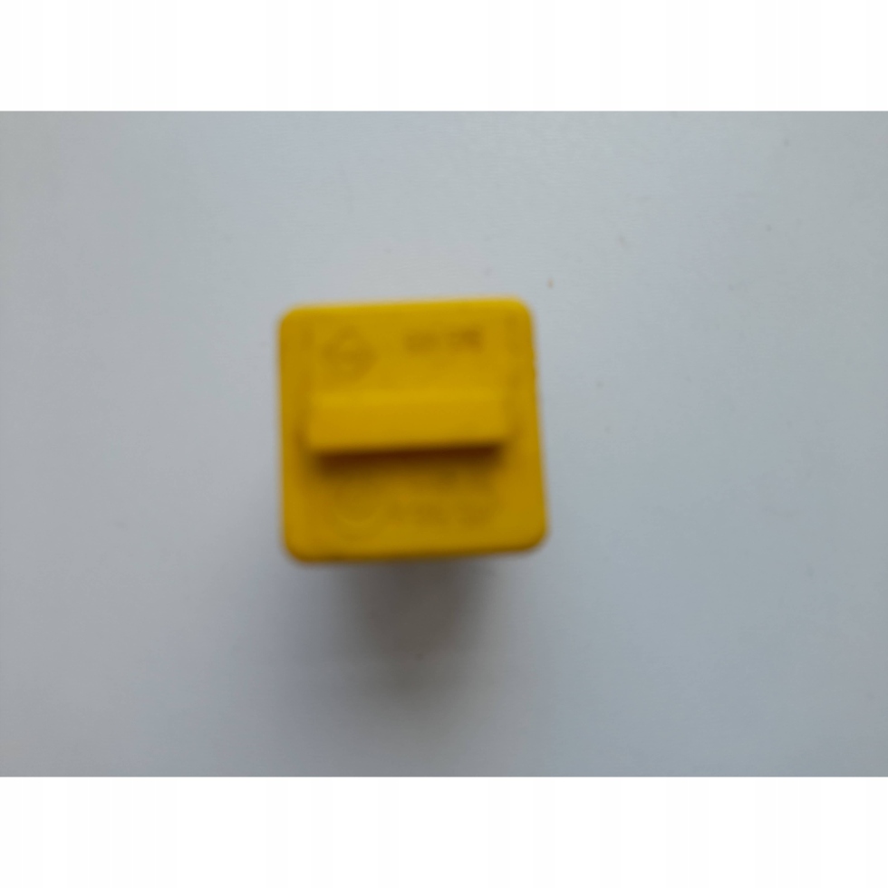BMW 3 E46 Relais 1378301 (P163)