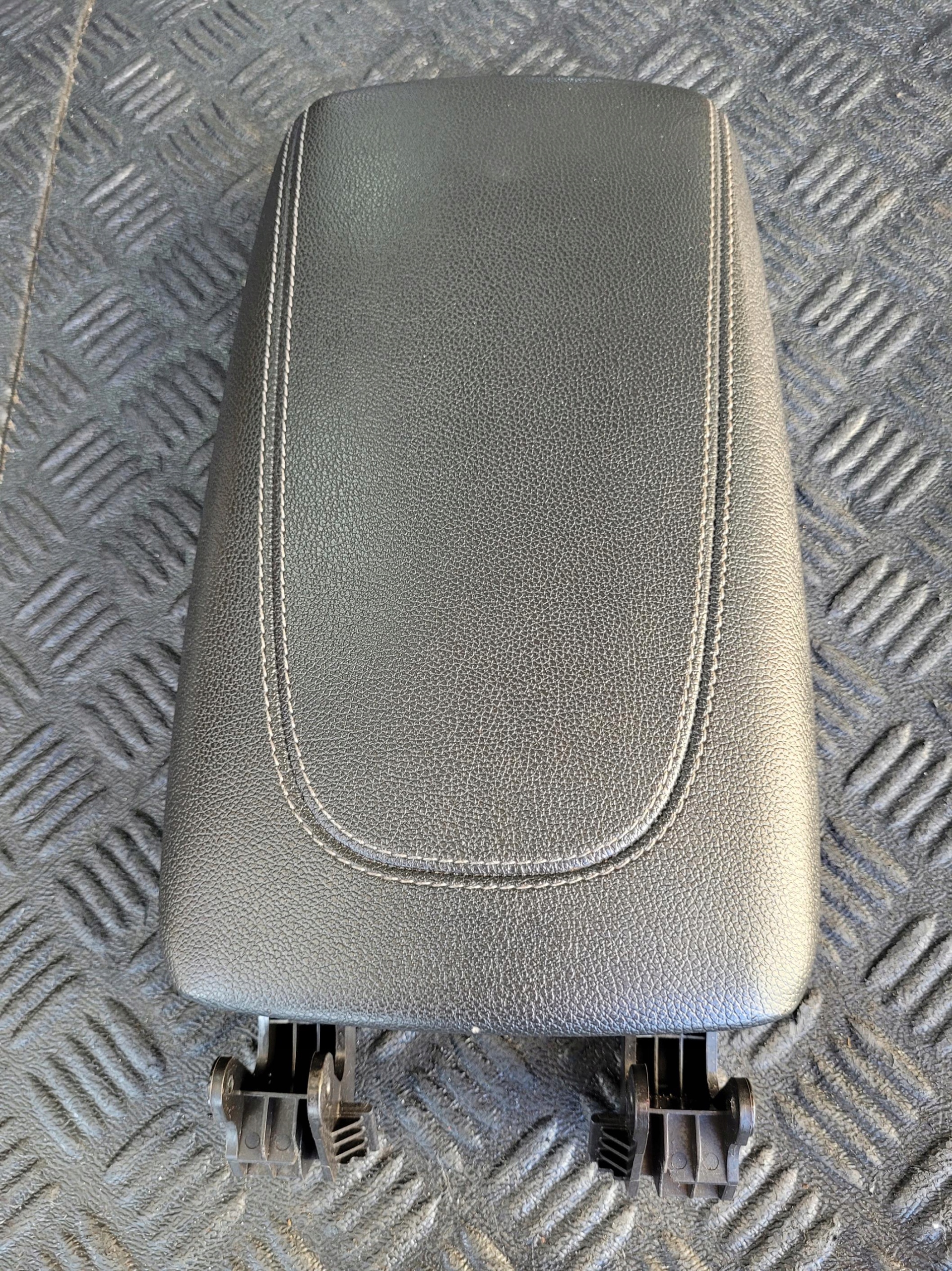 armrest OPEL INSIGNIA B