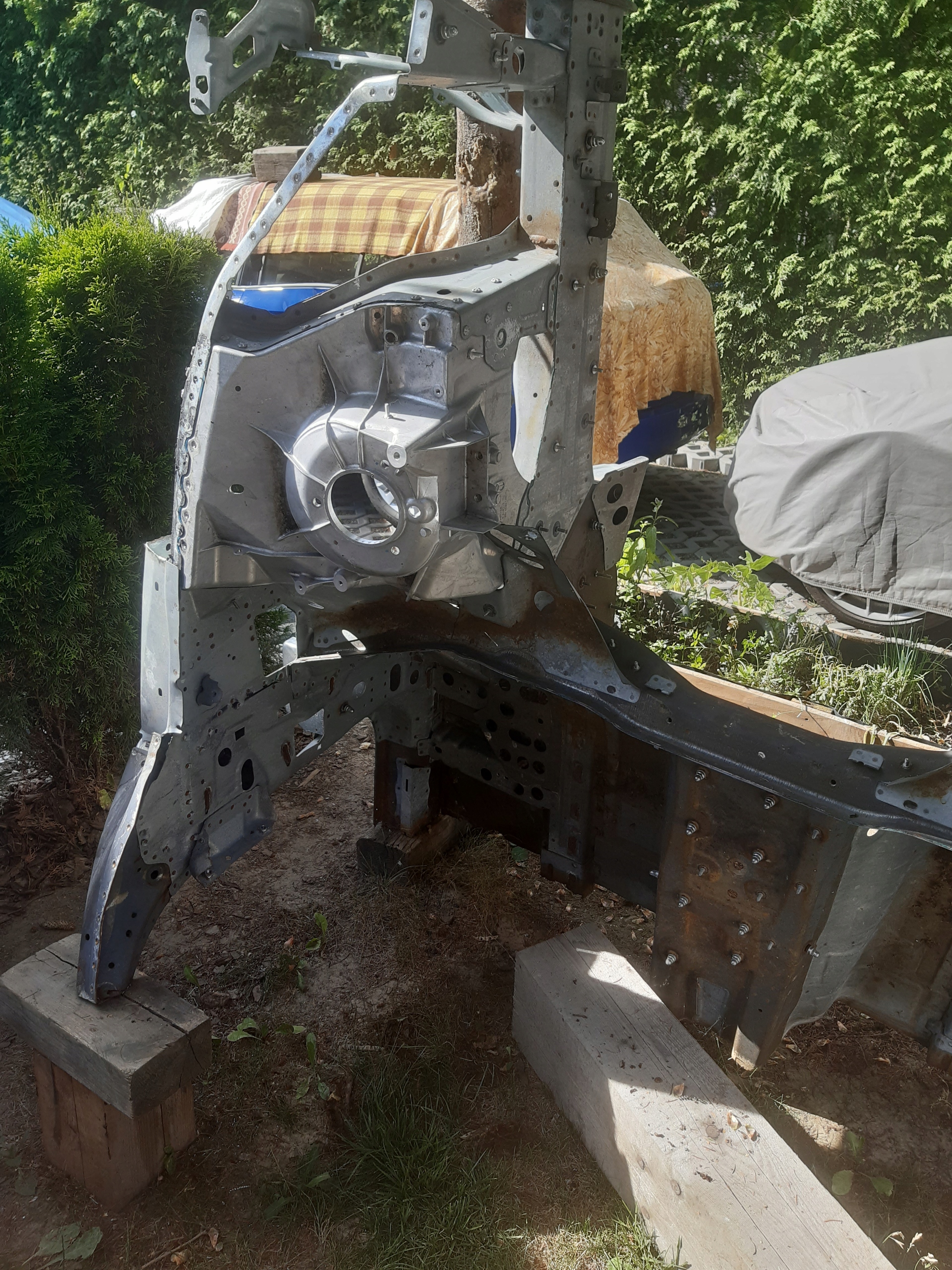 ЛОНЖЕРОН ЛІВА, КОПУЛИ AUDI Е-ТРОН 55 КВАТТРО