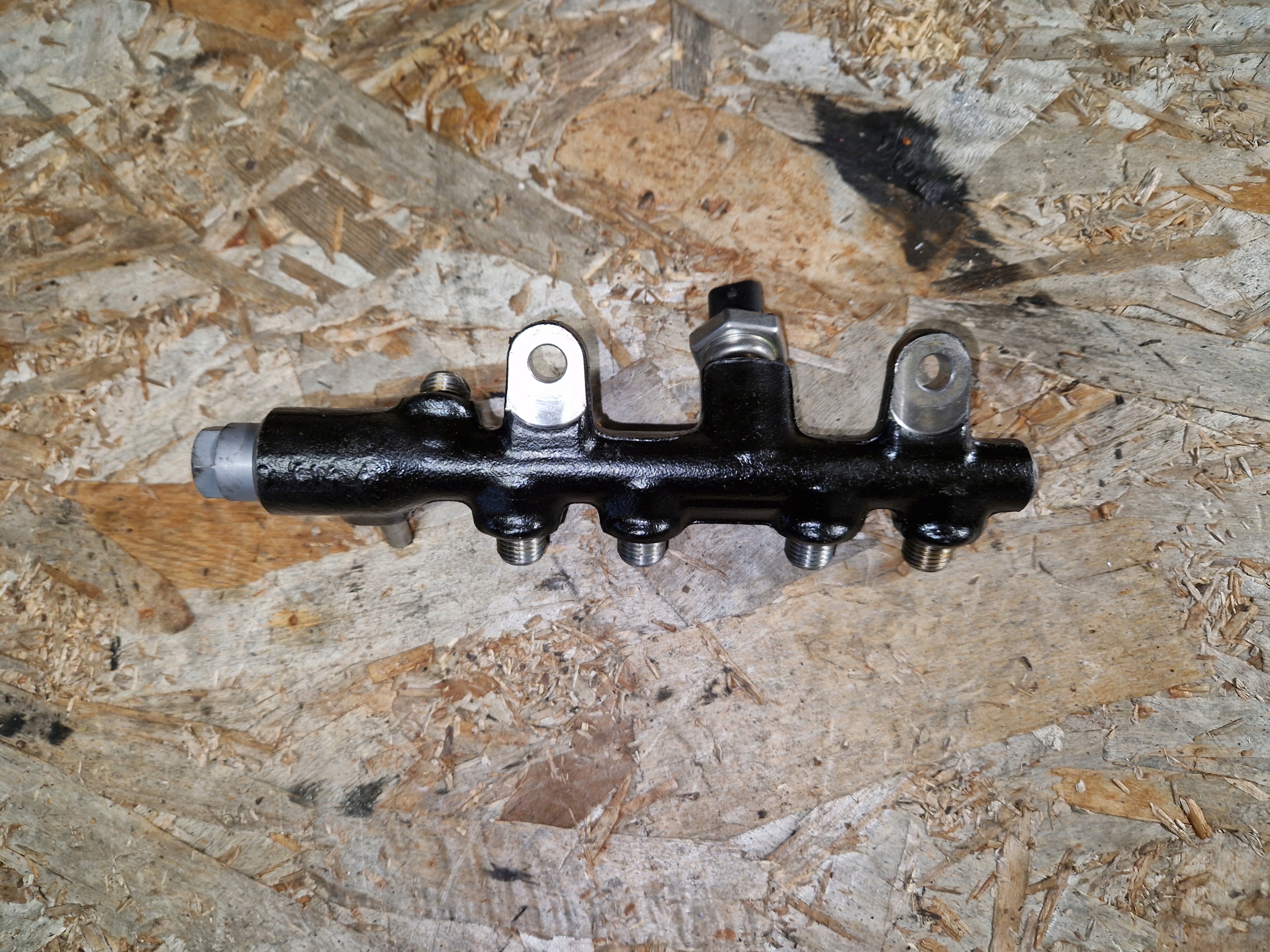 Rampe injection DACIA DUSTER II 1.5 BLUE DCI 175213274R