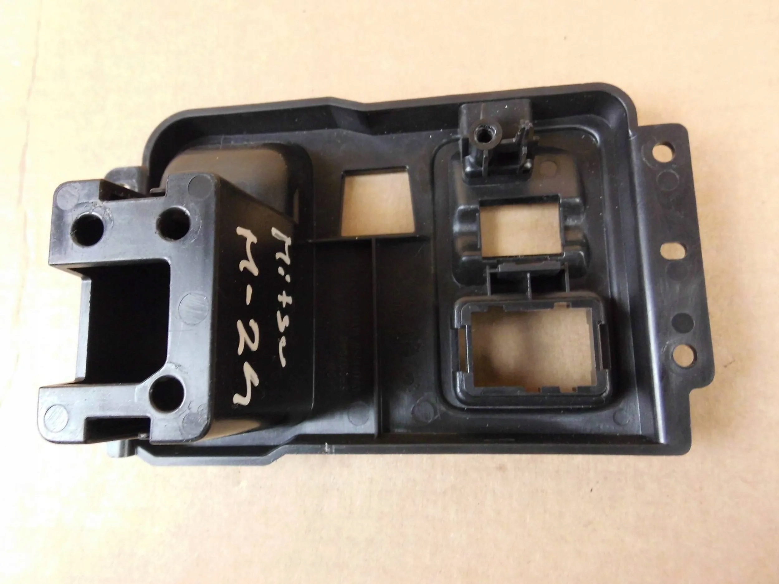 Mitsubishi Outlander III frame covering switch electric brake AWD