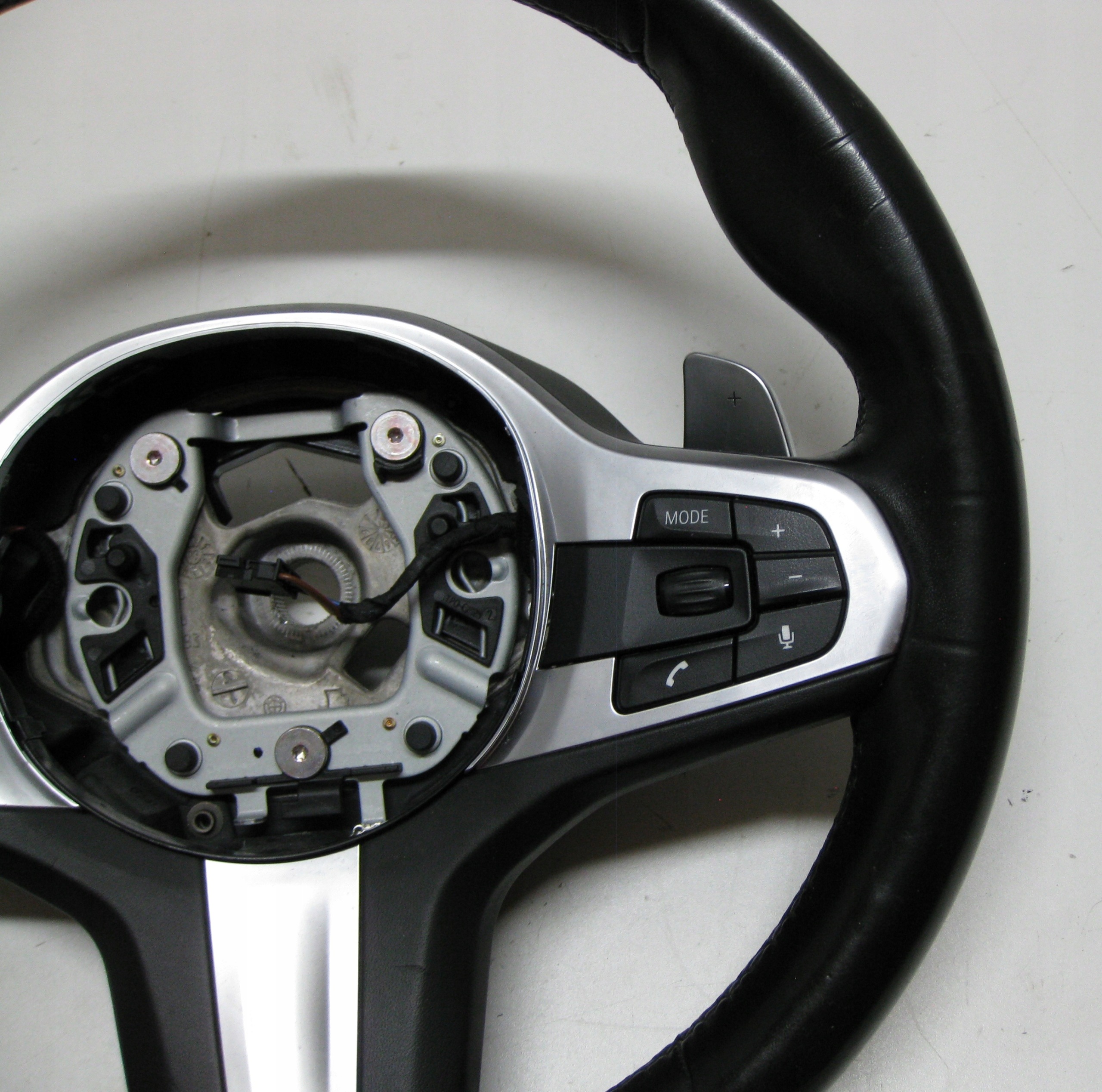 BMW 5 G30 3.0D 19R steering wheel, leather with shifting m-packet 8094542