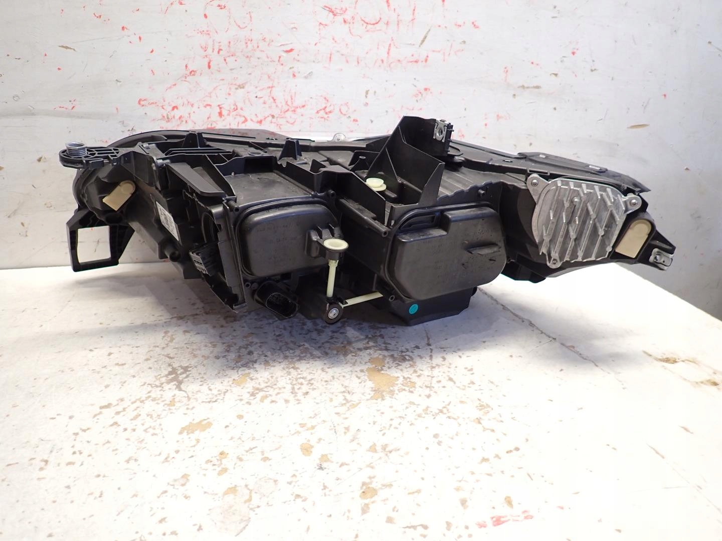 light front front right VW ID7 2023- FULL LED 14B941036B