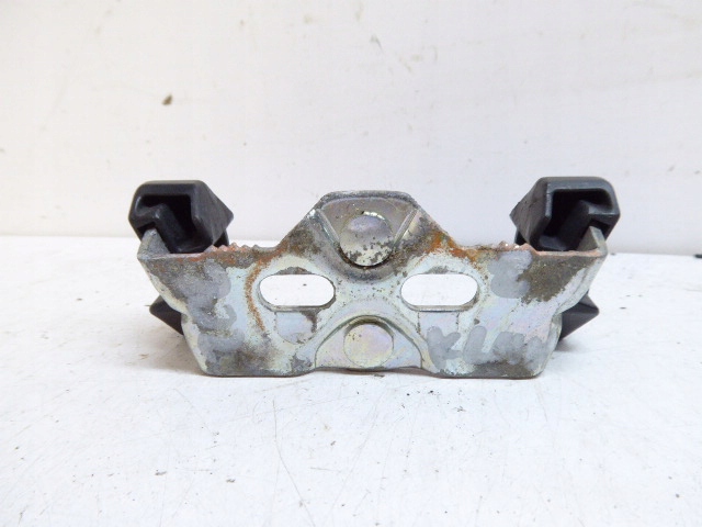 C KLASA W202 93R- RYGIEL KLAPY TYŁ BAGAŻNIKA KOMBI Producent części Mercedes