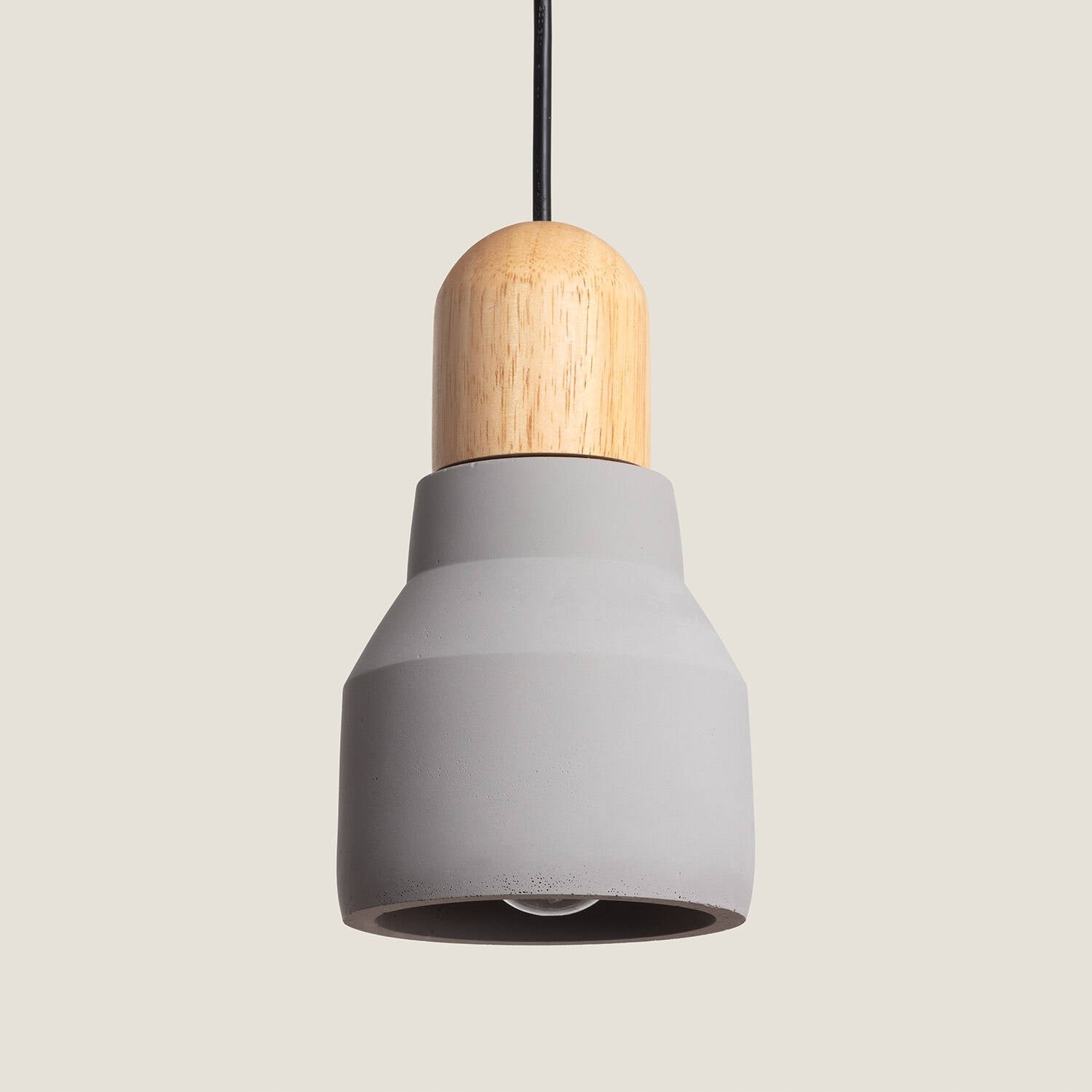 Závěsná lampa z Betonu a dřeva