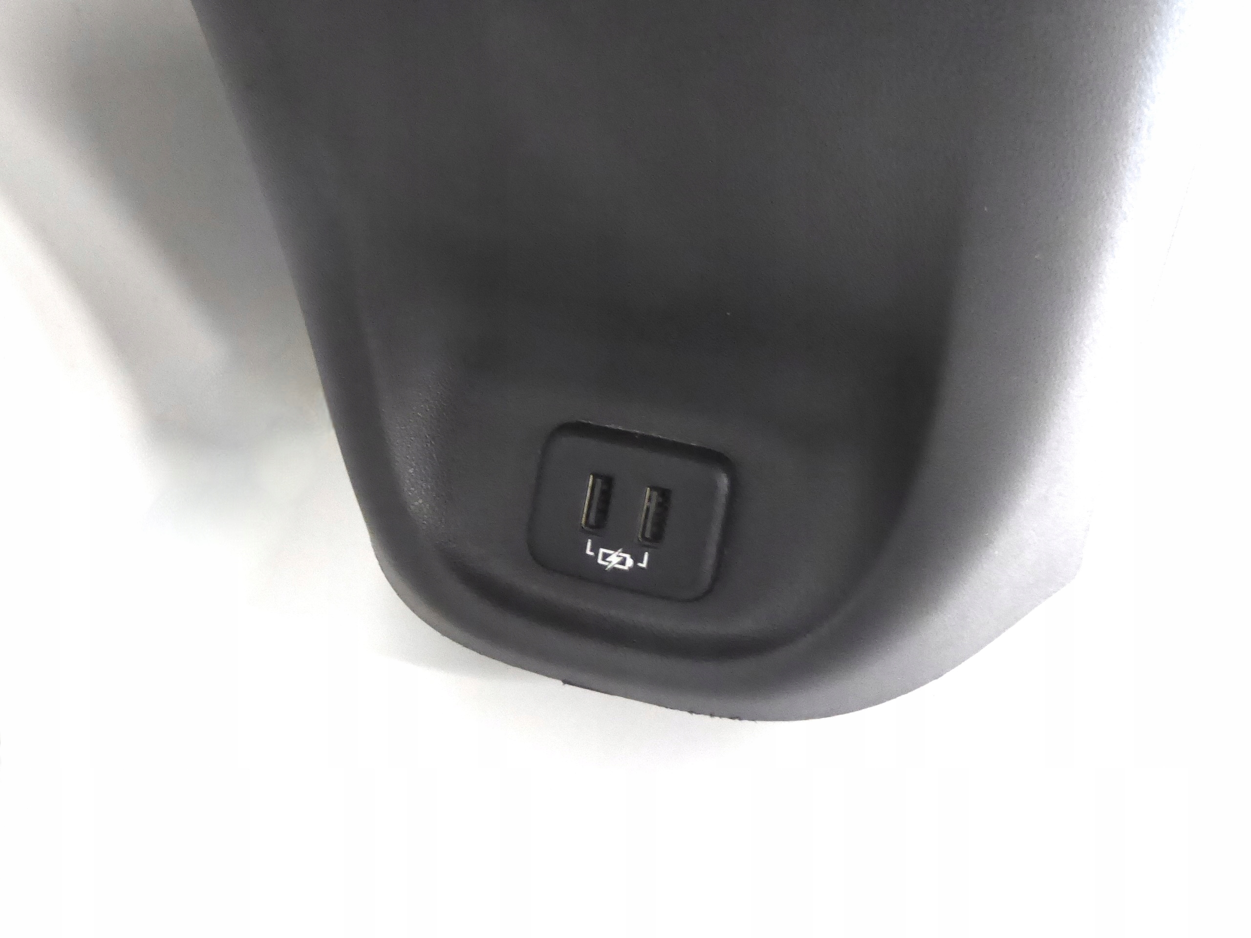 armrest TUNEL central USB OPEL INSIGNIA B