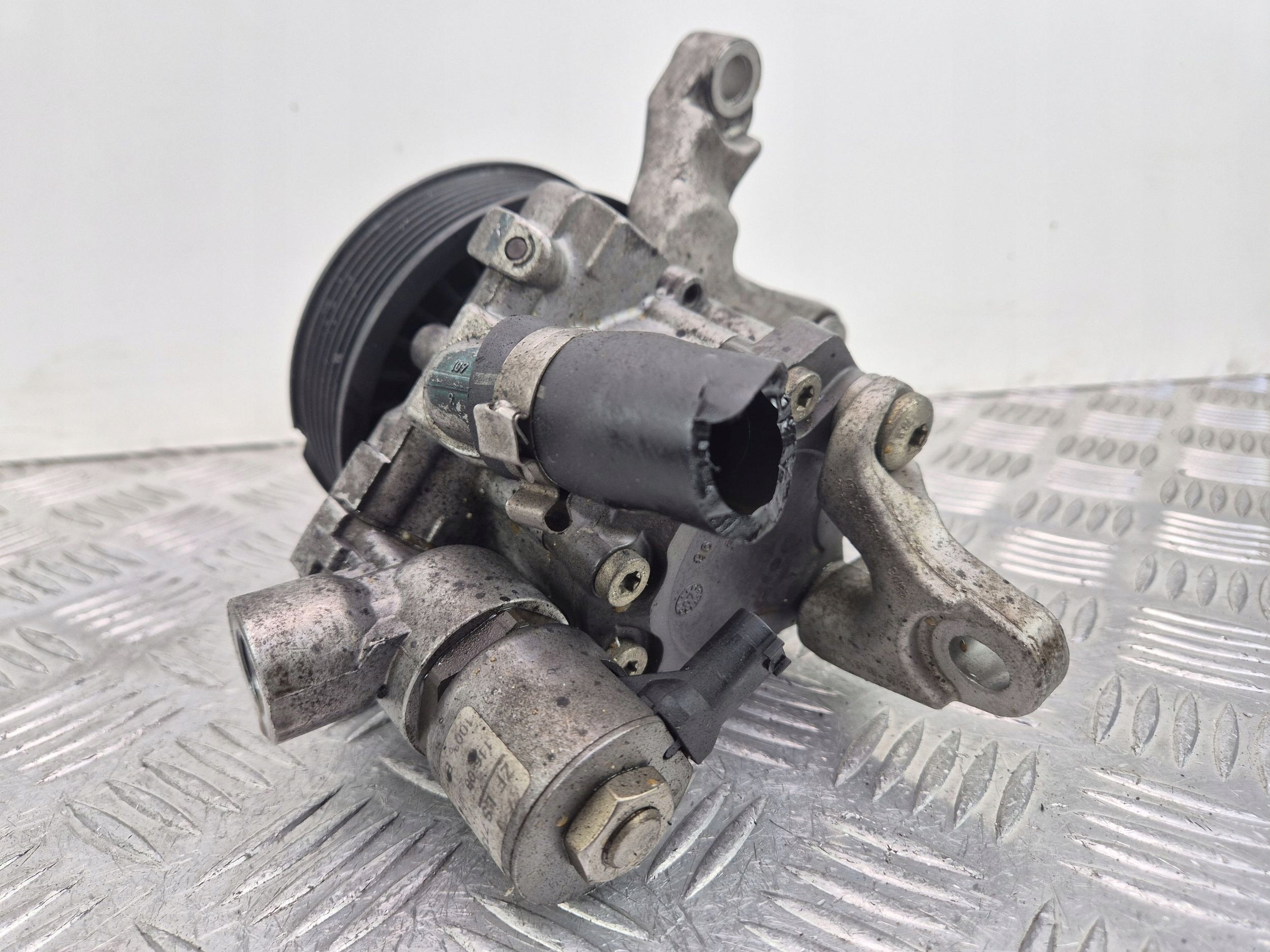 BMW 3 E90 E91 335i Pompa servosterzo 6779245 N54B30A