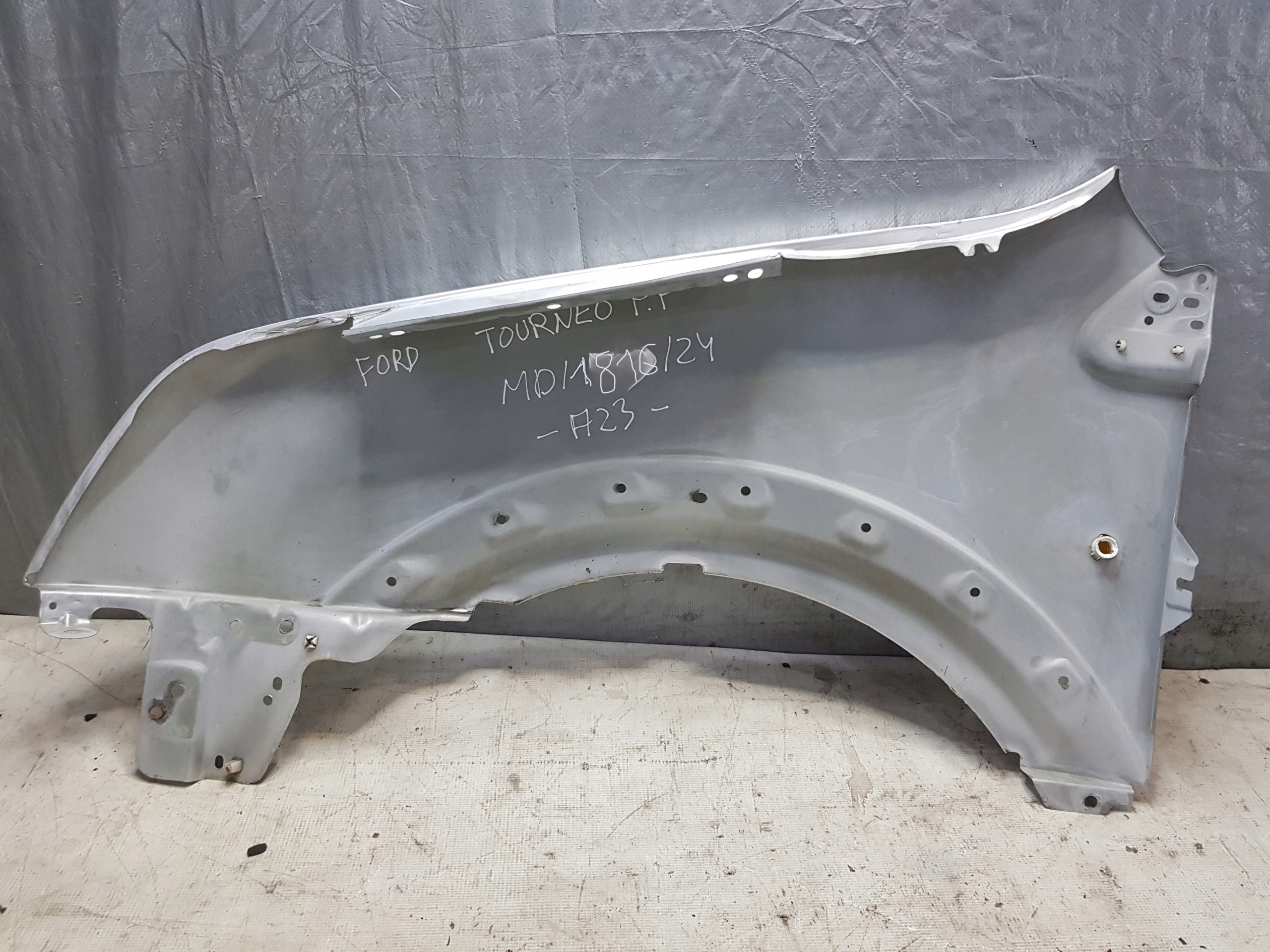fender FORD TOURNEO MK1 right front SREBRNY