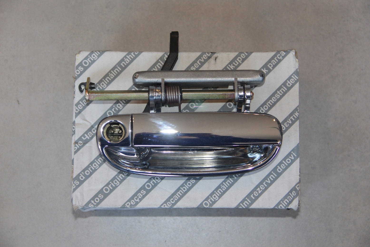 ALFA ROMEO 166 KLAMKA PRZOD PR ORYGINAL Producent czesci Alfa Romeo OE