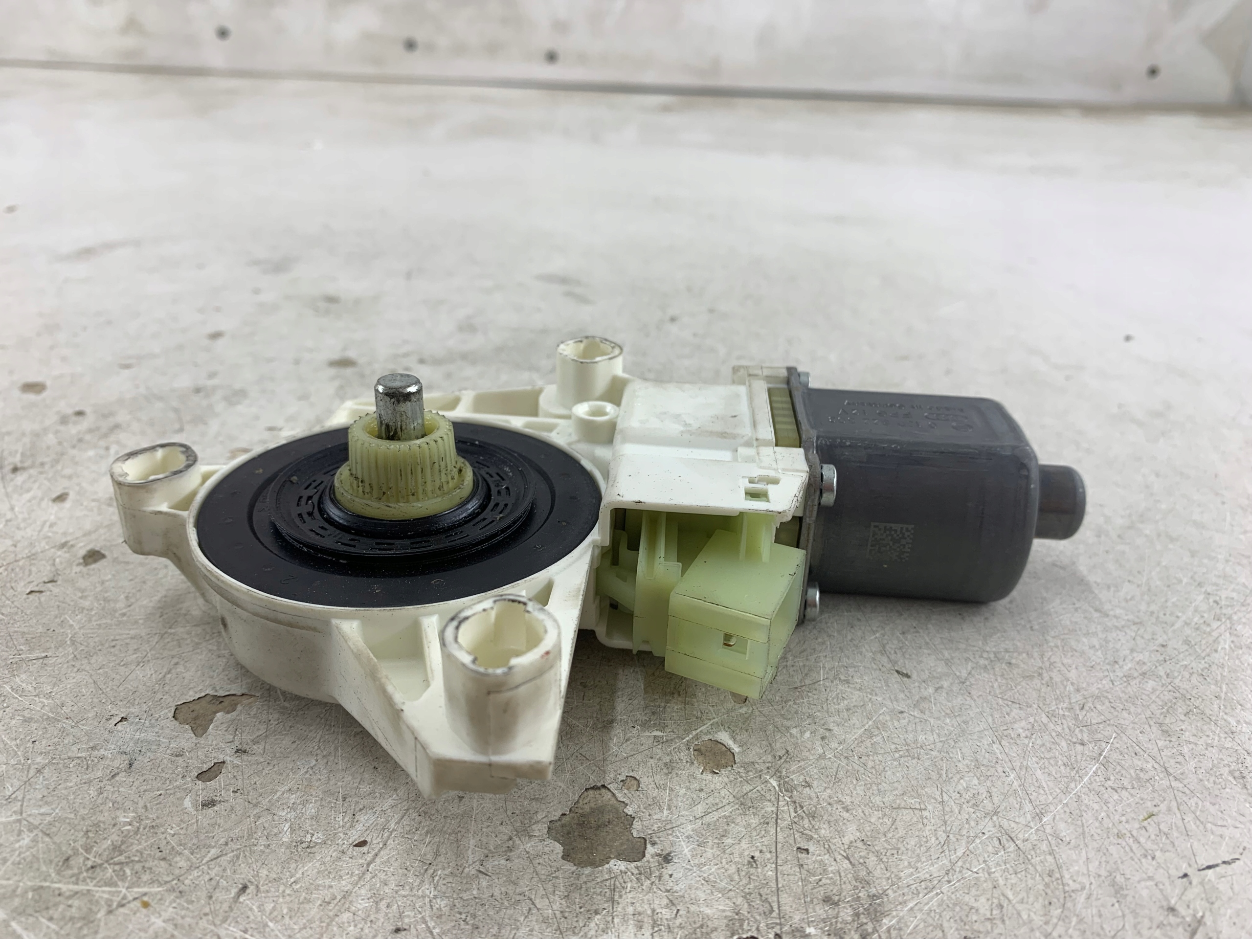 MERCEDES W212 mini motor windows left front 0130822503