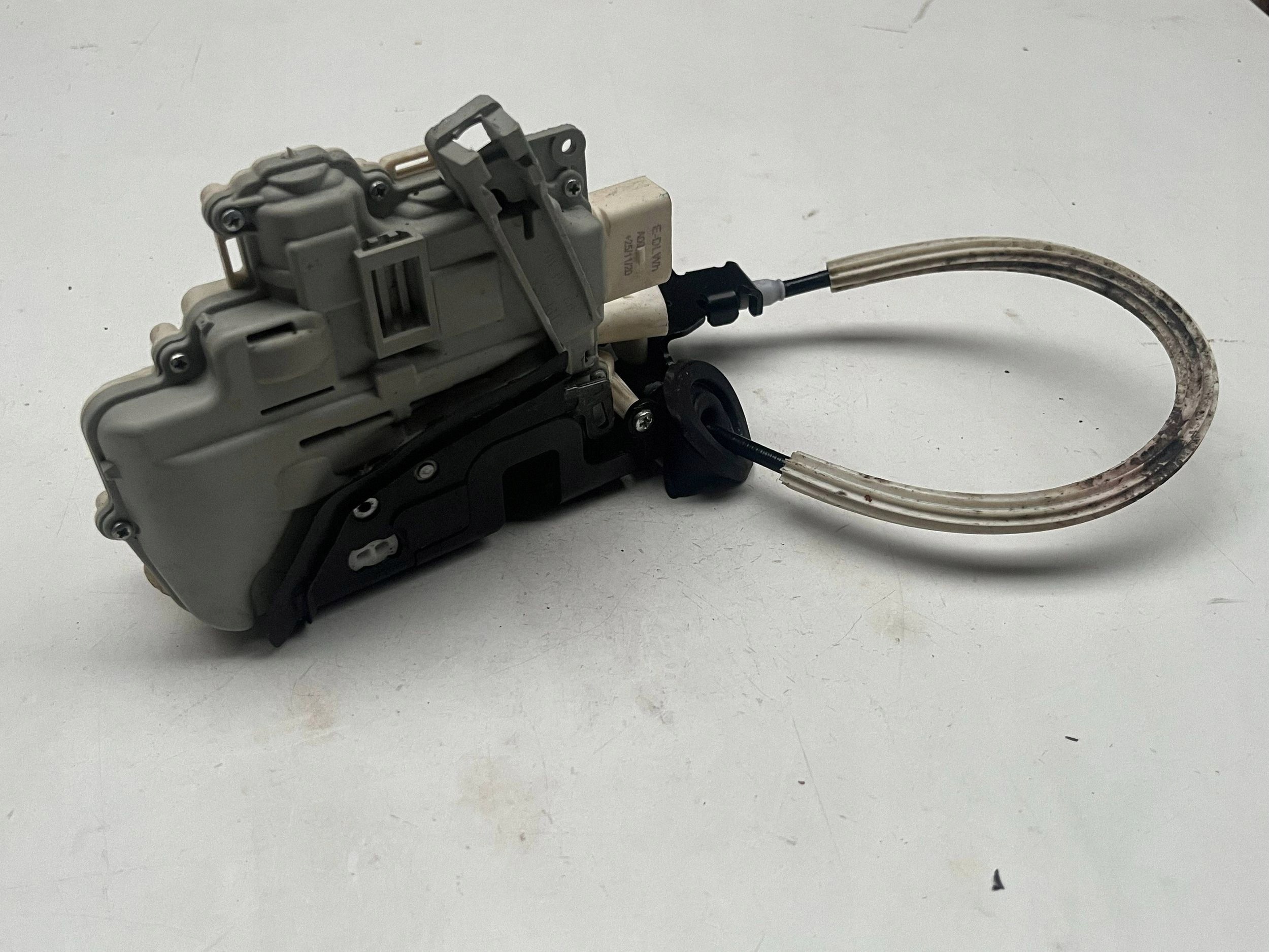 AUDI Q7 4M lock door left front DOCIAG 4M1837015F @M