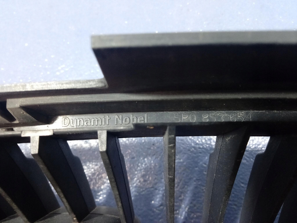 seat Toledo III ALTEA Leon II решетка радиатора 5P0853654