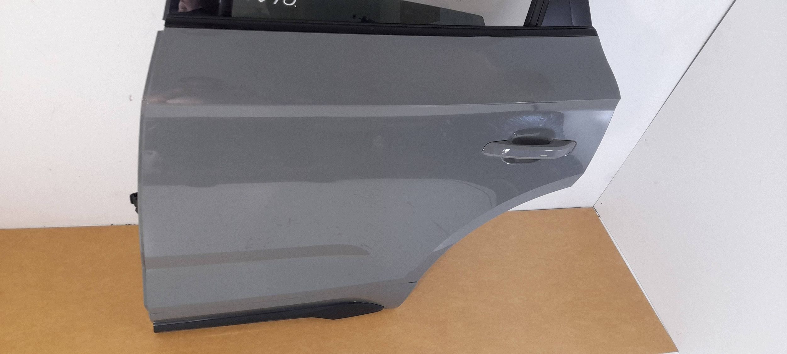 Audi Q5 SQ5 FY door rear. left (T578)