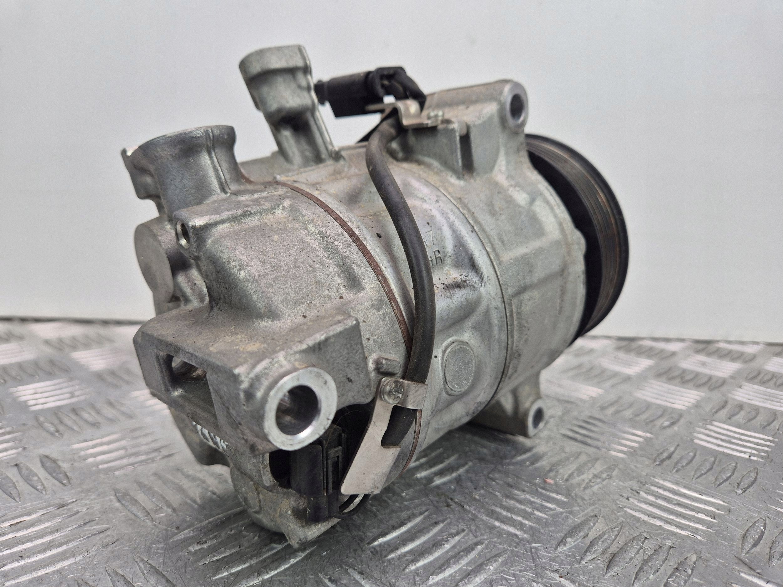 Mercedes C300 W205 klimakompressor A0008303902 M264