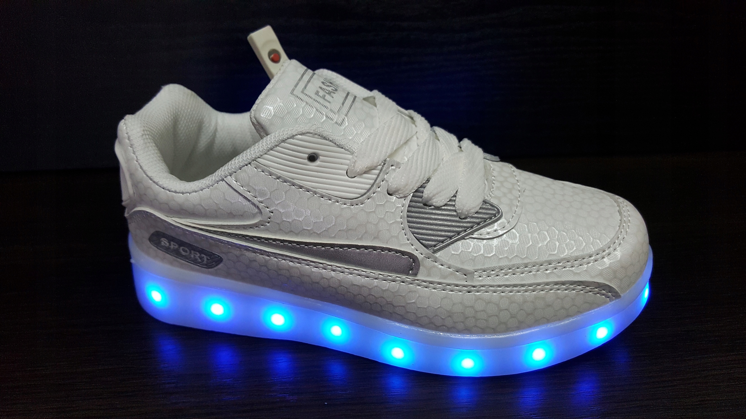 BUTY LED Adidasy Sportowe ŚWIECĄCE BIAŁE USB 36 Kolekcja BIAŁY SPORT