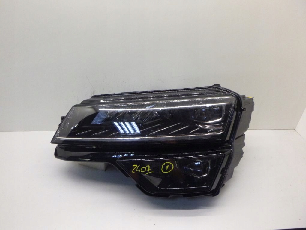 SKODA KAROQ FULL LED 17- light front left