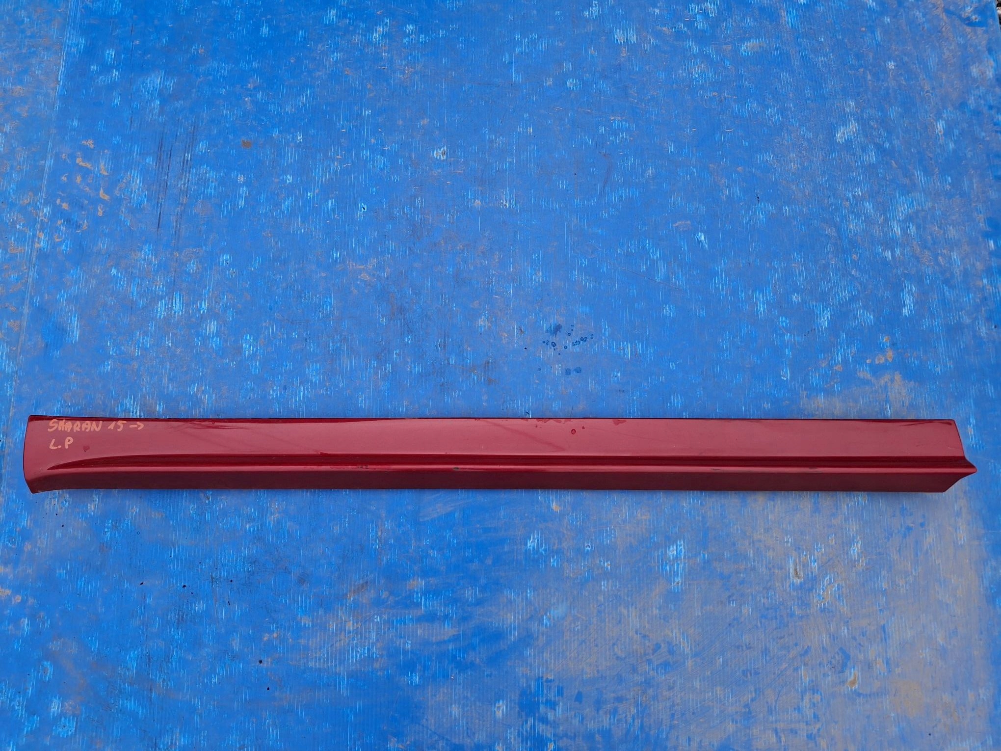 moulding for door left front VW SHARAN II 10R->