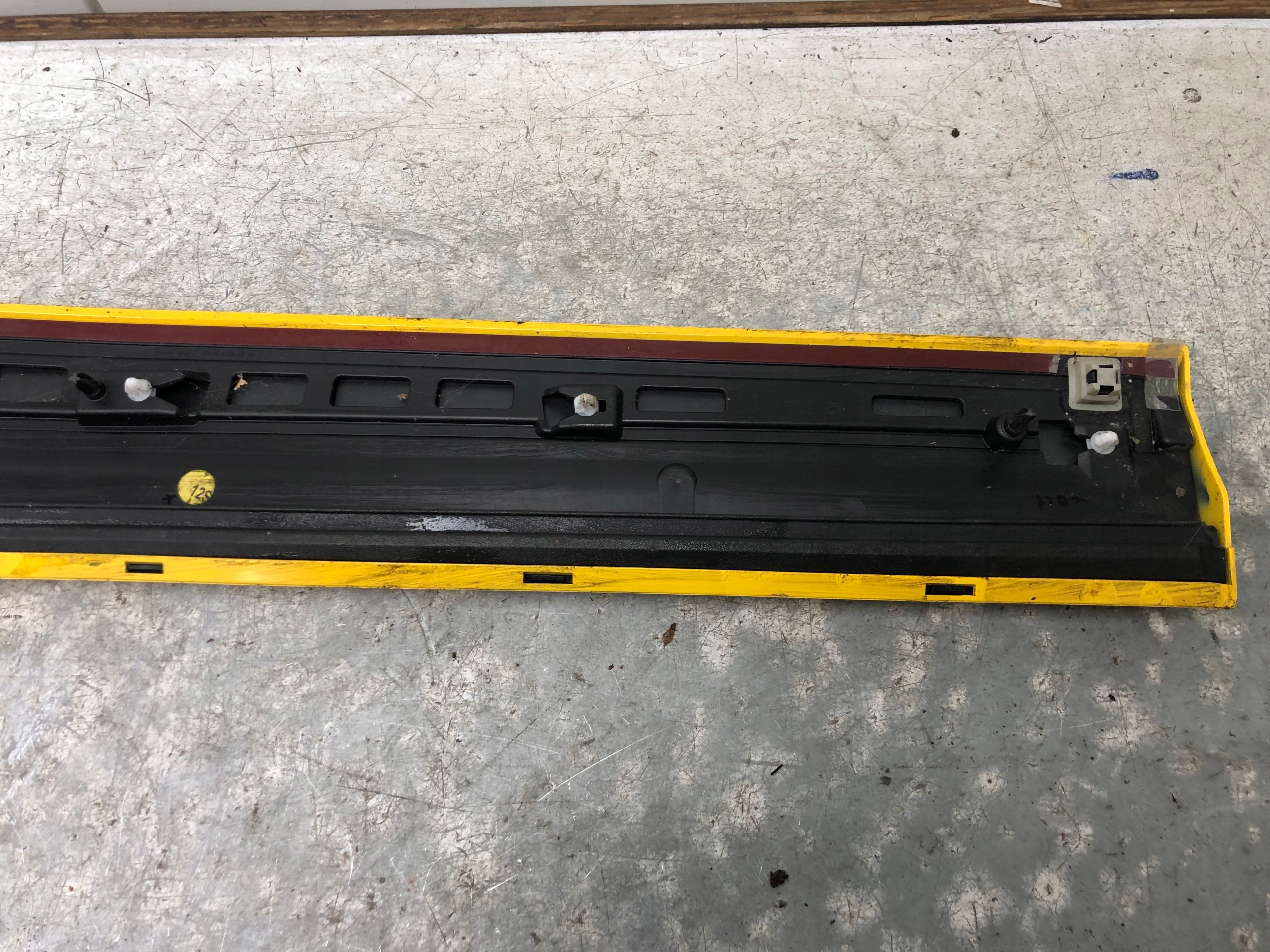 moulding door left front AUDI Q2 81A853959B