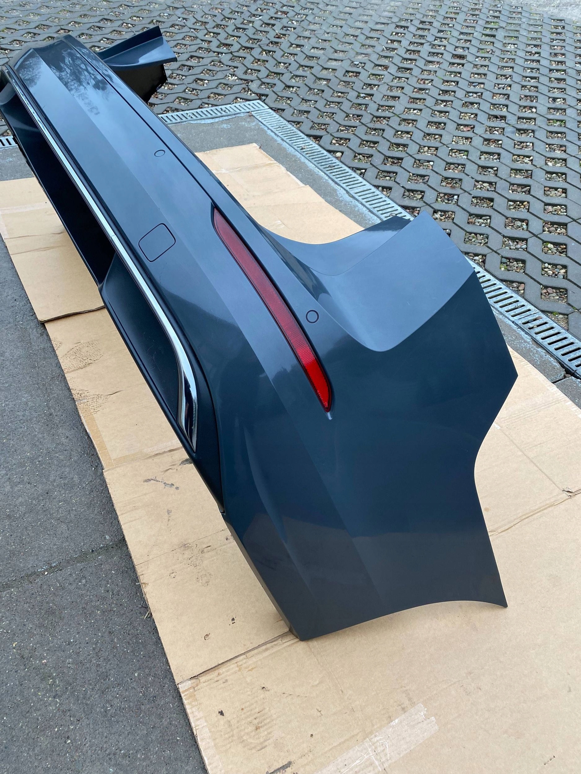 VW GOLF VIII KOMBI complete bumper rear part rear PDC towing CHROM grey 5H9