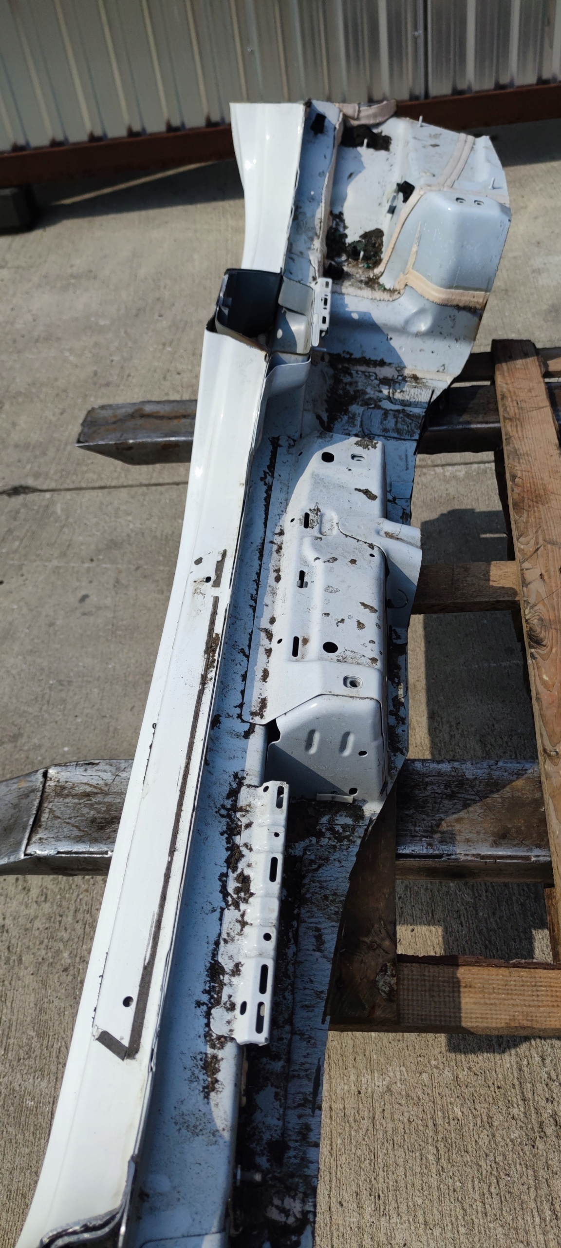quarter threshold right side AUDI Q3 II 83A F3B