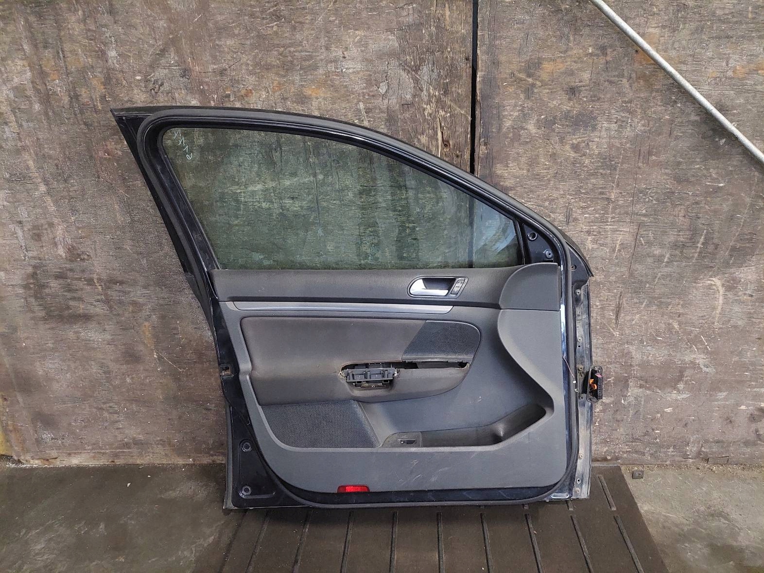 door complete left front VOLKSWAGEN JETTA V LC9X