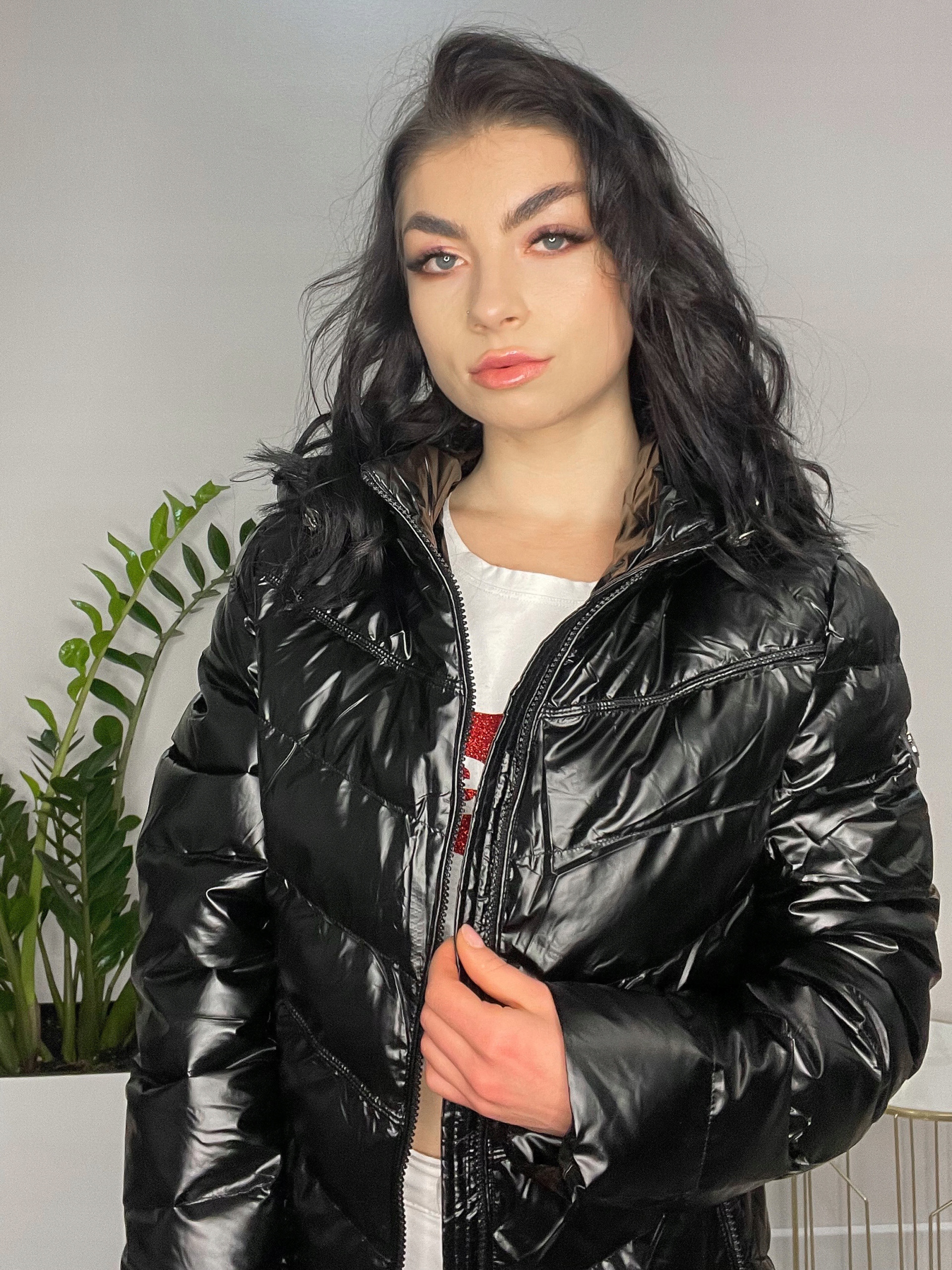 WIOSENNO ZIMOWA PIKOWANA KURTKA Z KAPTUREM CZARNA Rozmiar L