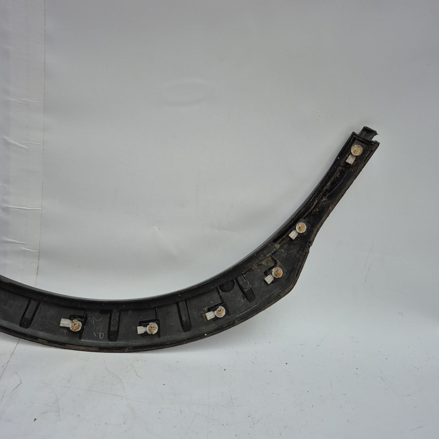 SUBARU XV and 1 11-17 moulding cap left front