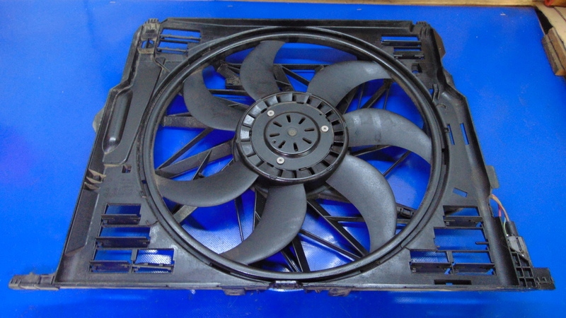 WENTYLATOR CHŁODNICY 8509740 BMW F10 F11 10-17R