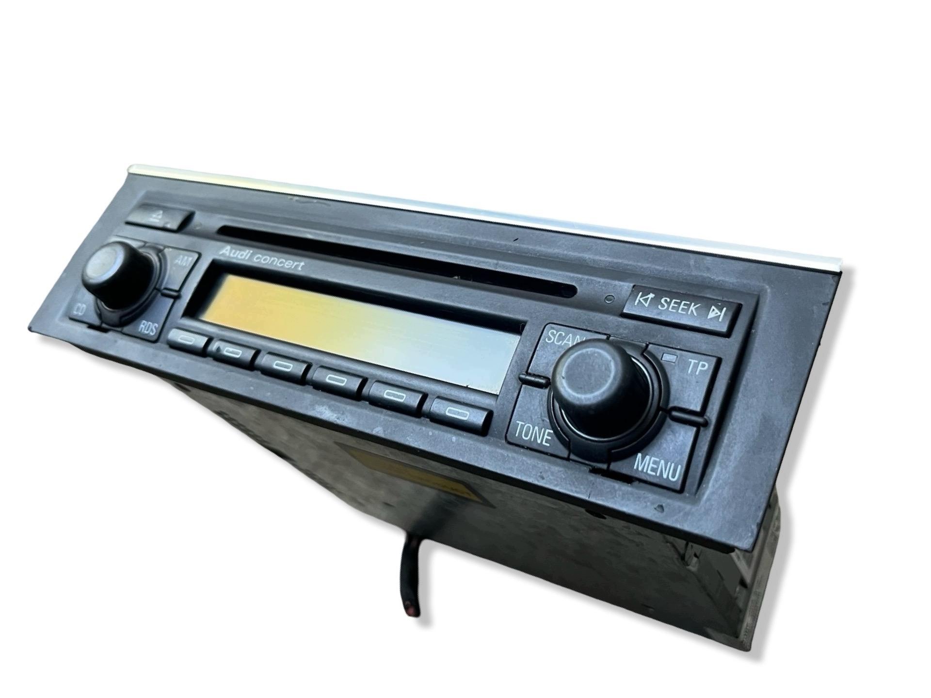 Radio auto Audi A4 B6 2002 8E0035186