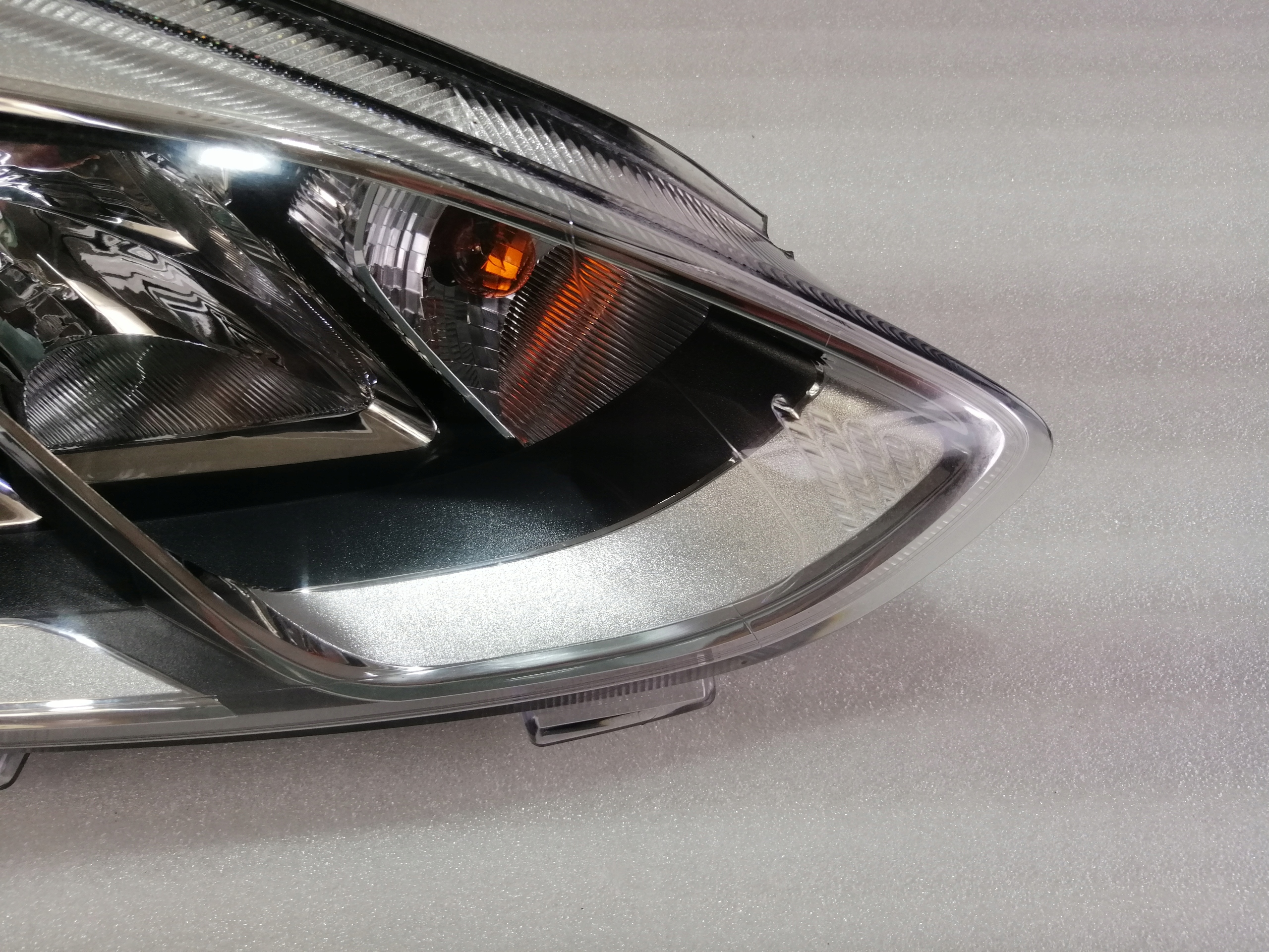 FORD FIESTA MK8 light right front