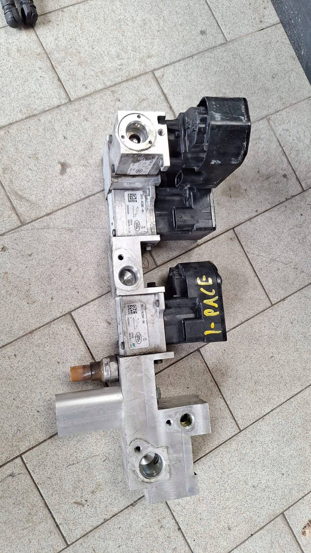 valve rozprezny of the air conditioning Jaguar and-Pace J9D38D308AA