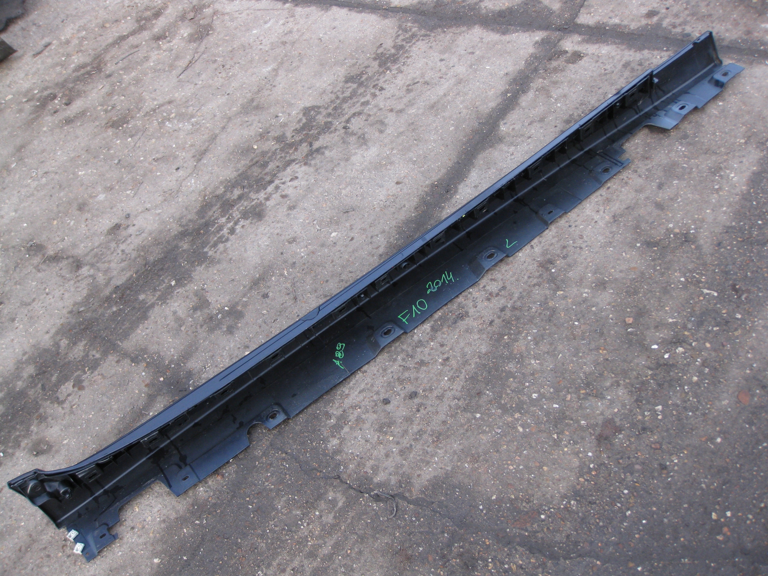 BMW F10 LIFT 2.0 D XD 14R moulding cap threshold left A89
