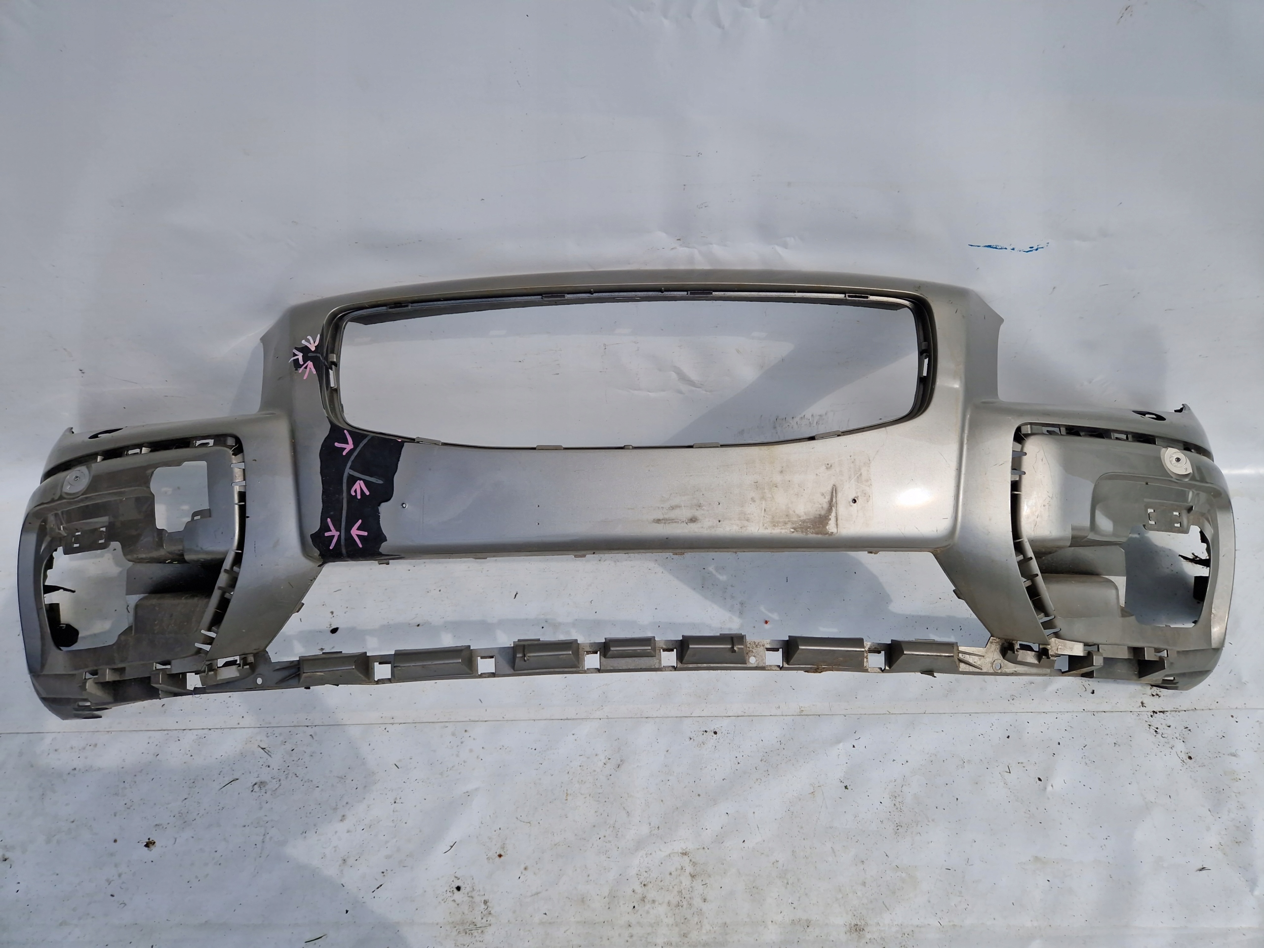 VOLVO XC70 II CROSSCOUNTRY ZDERZAK PRZEDNI