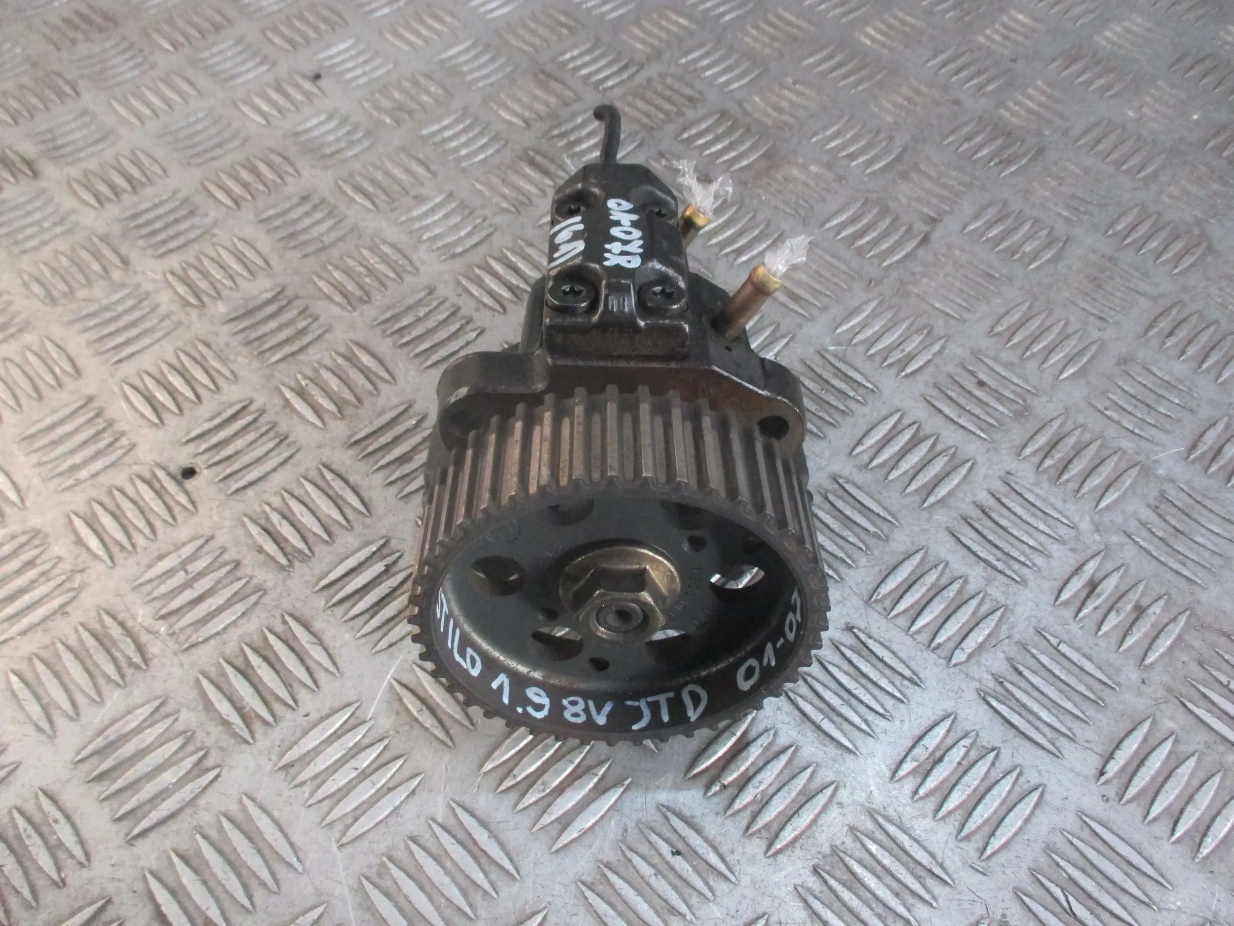 VSTREKOVACIE ČERPADLO FIAT STILO 1.9 JTD 01-07r 0445010007