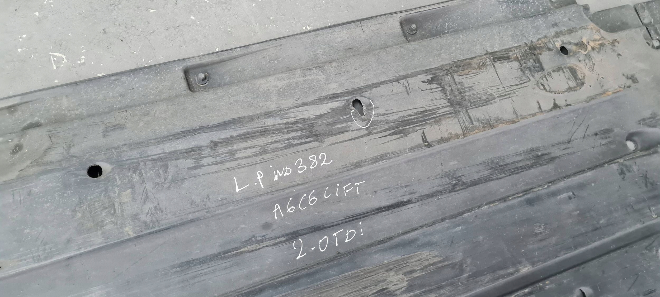 A6 C6 LIFT cover PRZECIWBLOTOWA chassis left left front 4F0825207C