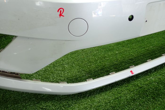 VW SPORTSVAN 12- front bumper front