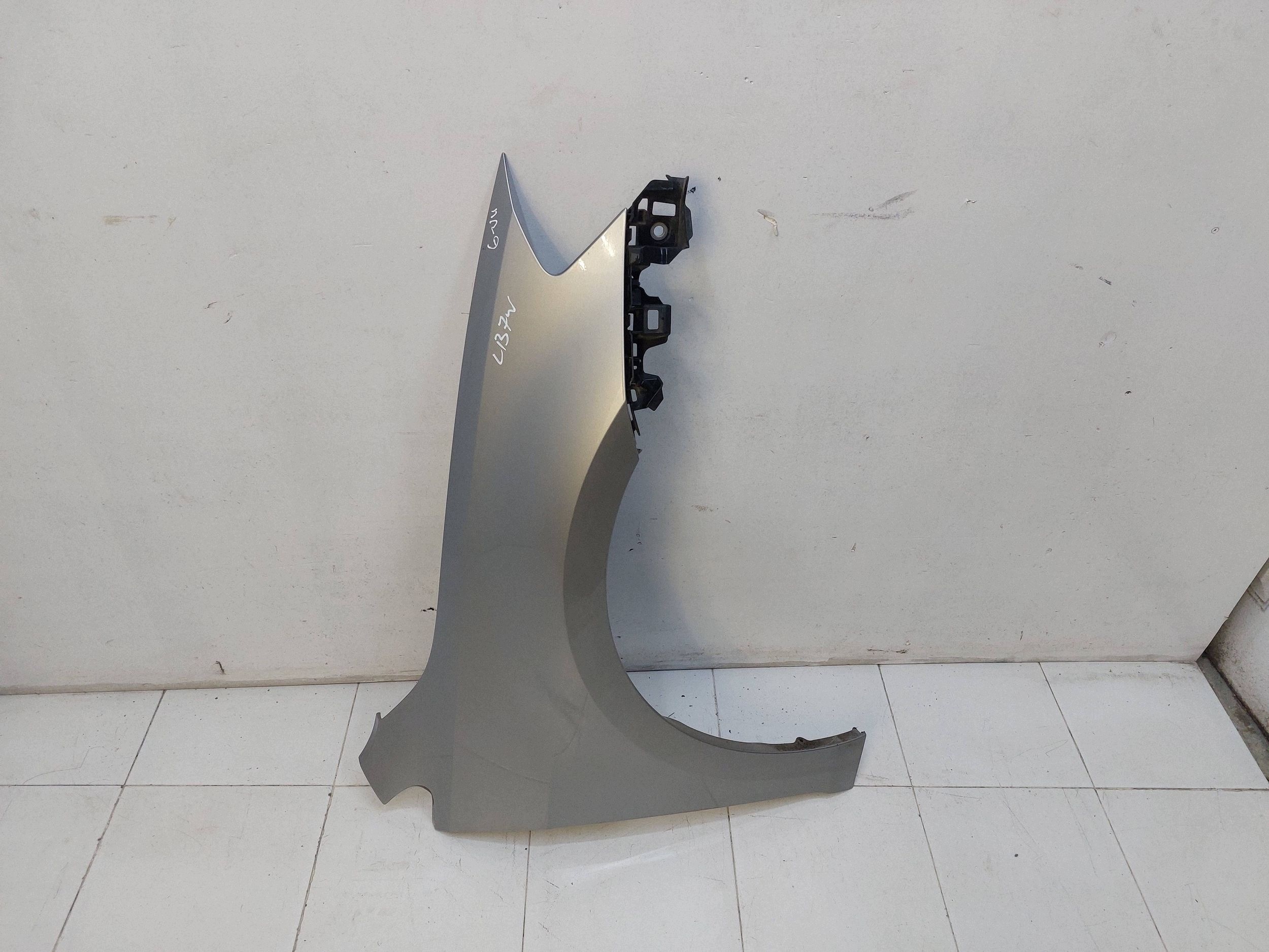 VW GOLF VII 7 12r> fender right front front LB7W original