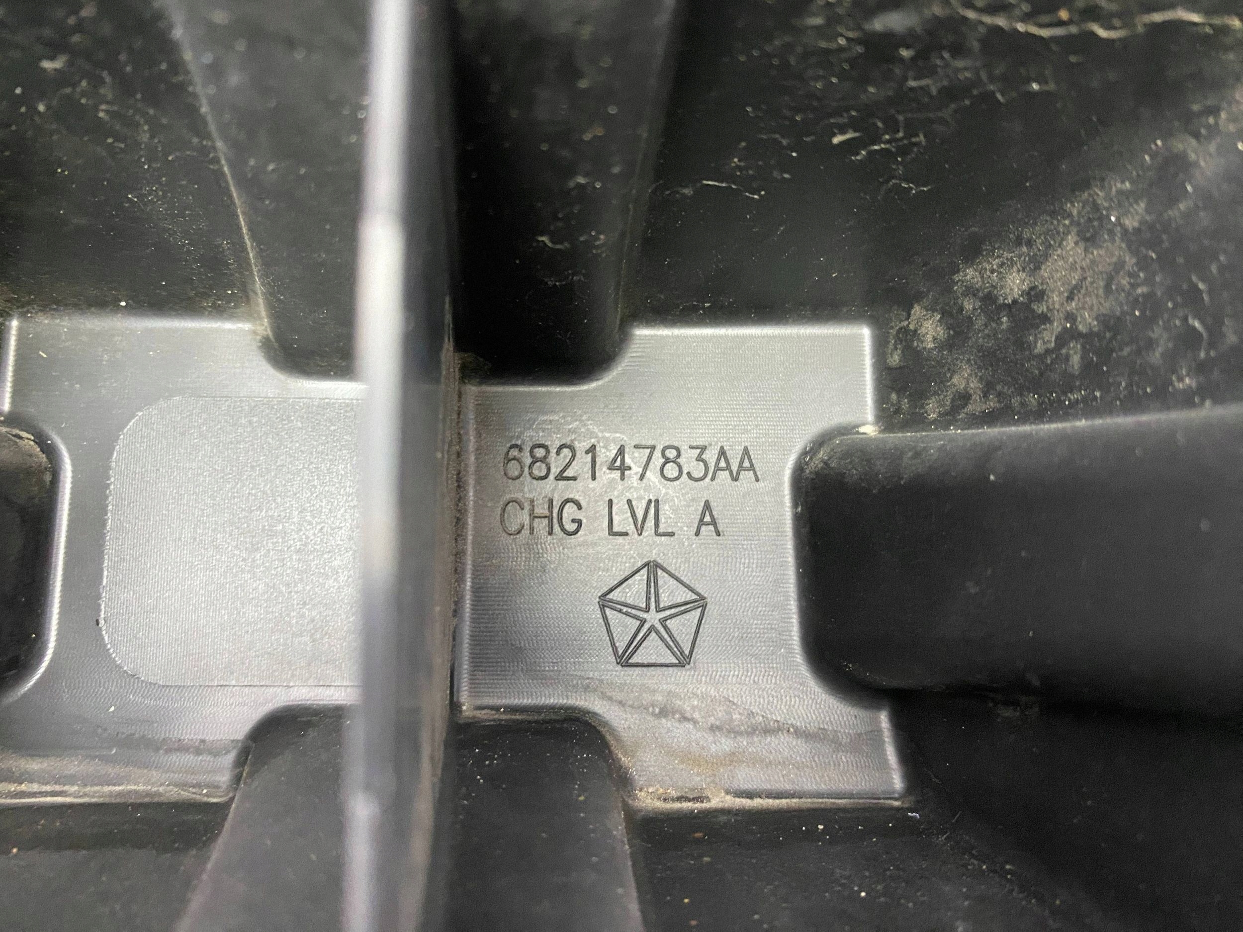 Absorber der Stoßstange vorne träger Dodge Charger 2015+