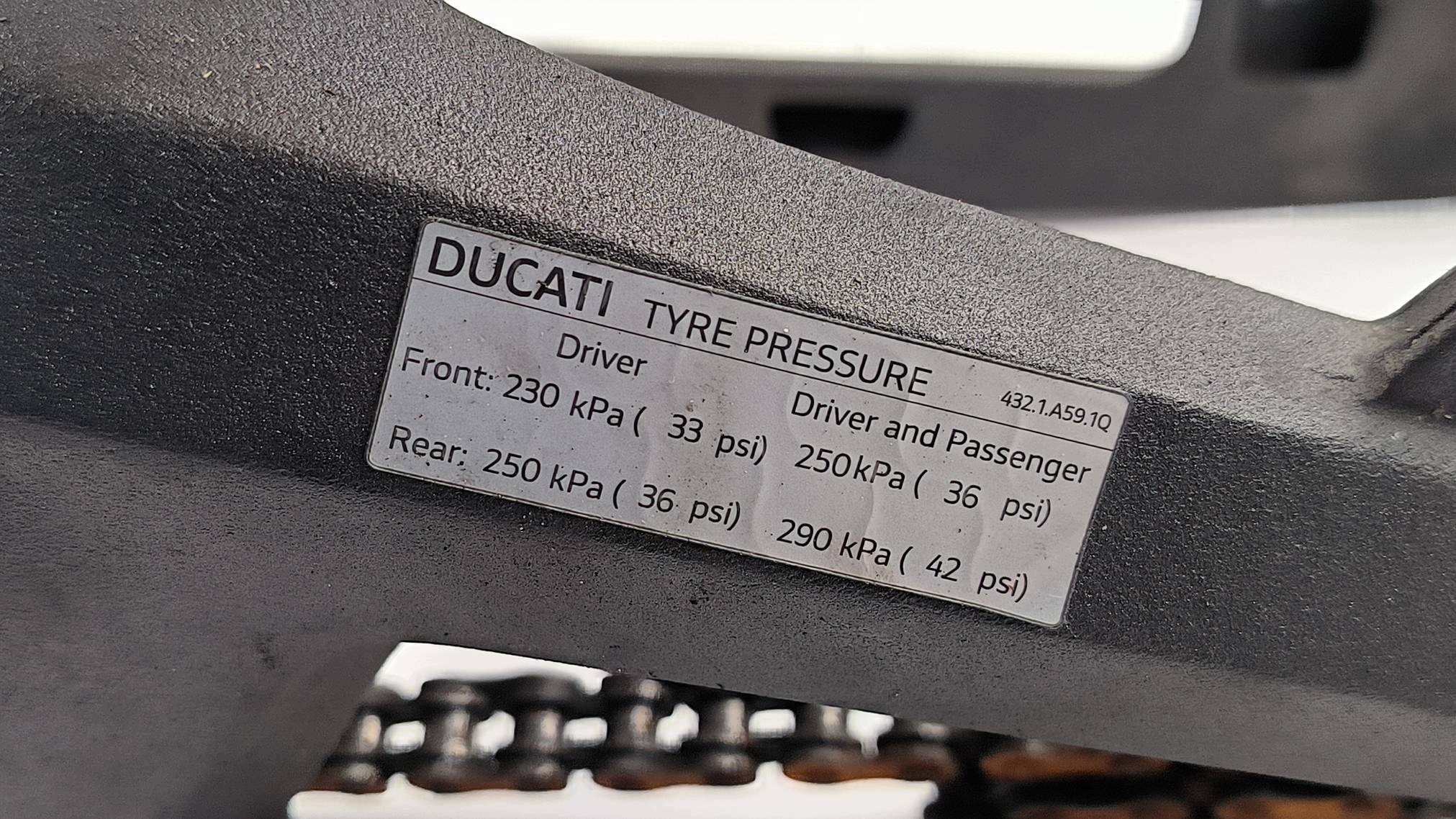 rameno záď DUCATI MONSTER plus