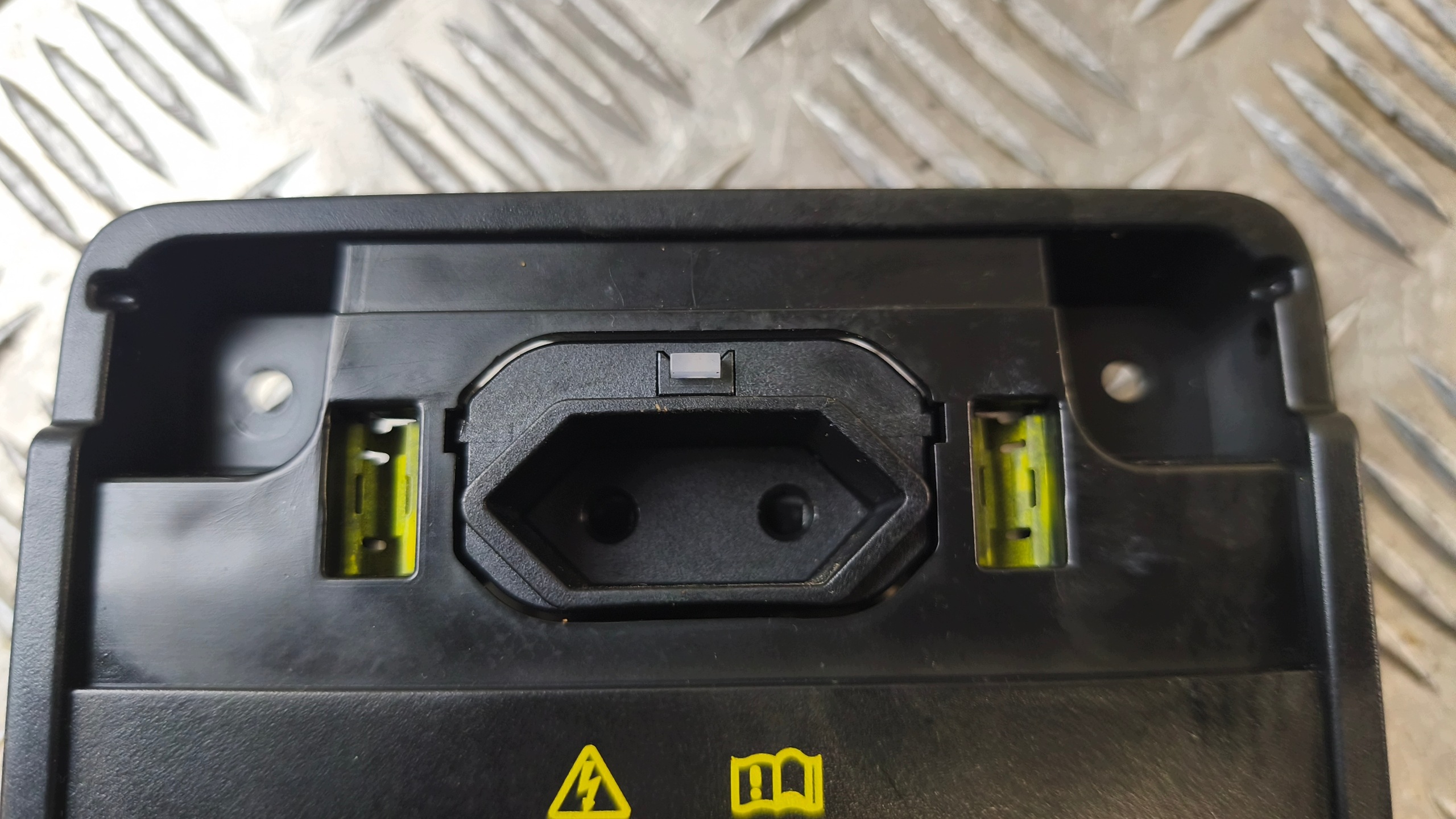 control unit GNIAZDKO 230V VW JETTA 2007r